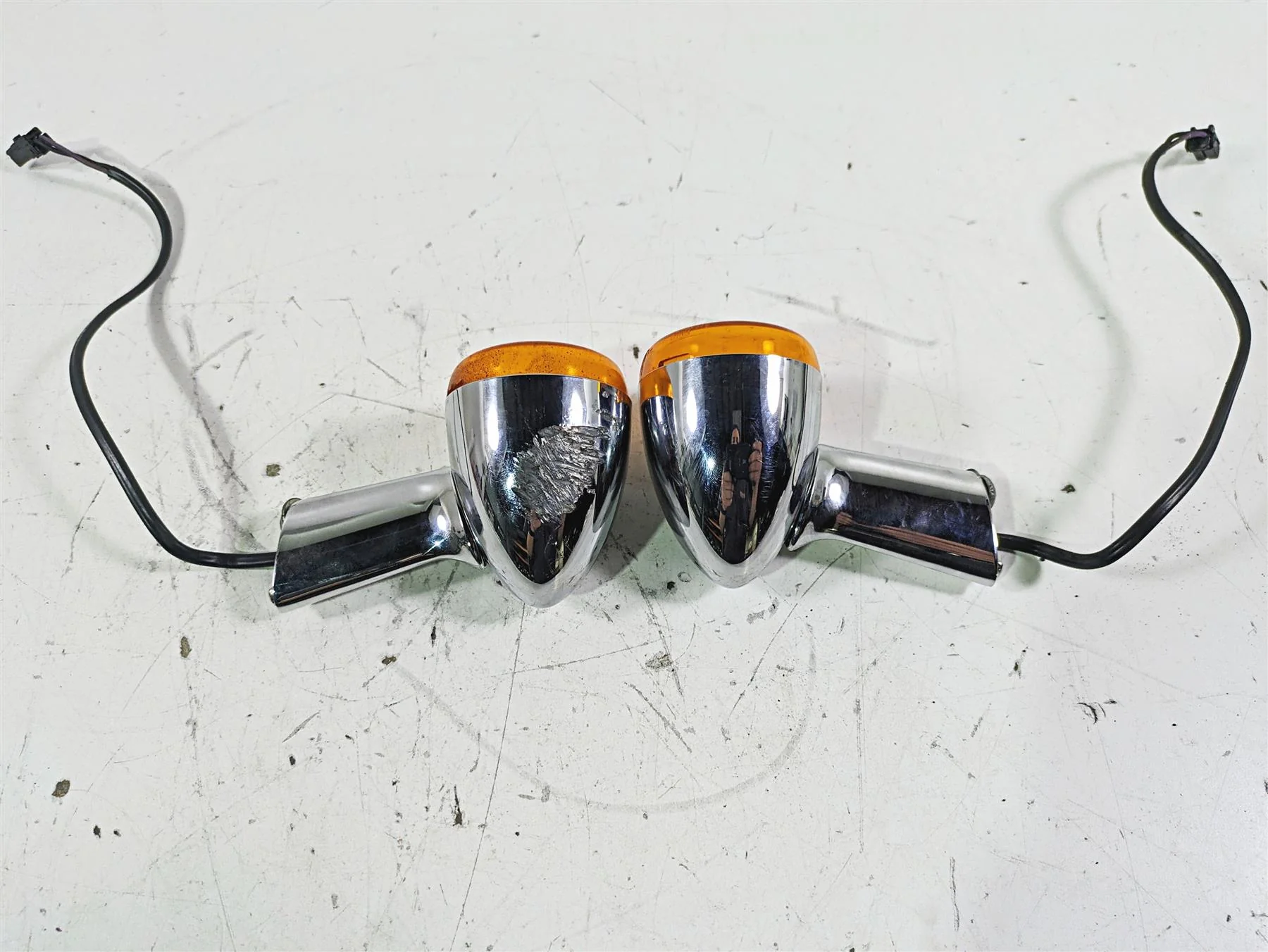 2005 Harley Softail FLSTFSE CVO Fat Boy Rear Blinker Turn Signal Set 69196-03 - Image 3