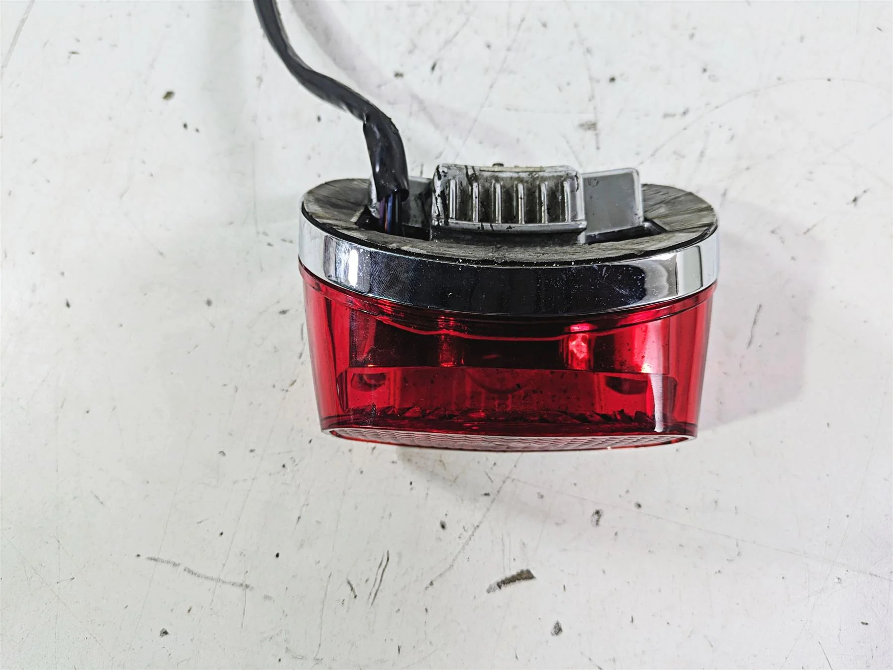 2005 Harley Softail FLSTFSE CVO Fat Boy Tail Light Lamp Lens Taillight 68140-04 - Image 9