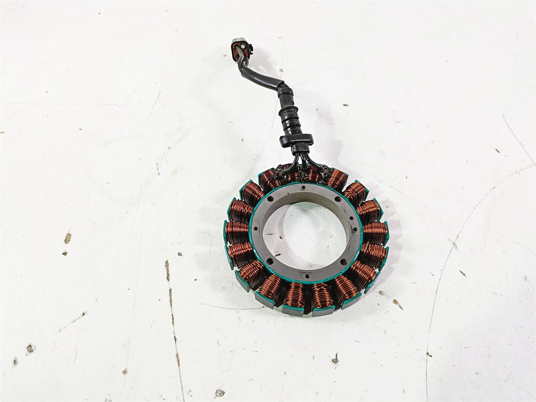 2005 Harley Softail FLSTSCI Heritage Springer Alternator Stator 38A 30017-01B - Image 2