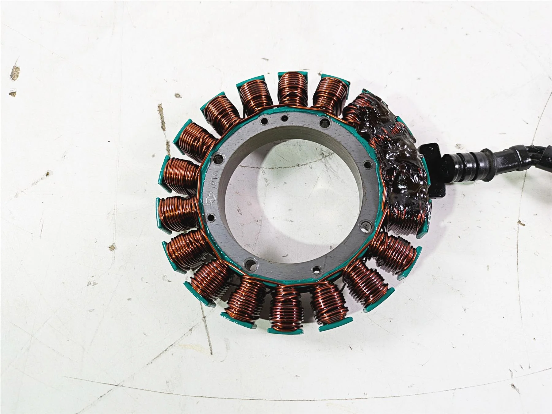 2005 Harley Softail FLSTSCI Heritage Springer Alternator Stator 38A 30017-01B - Image 8