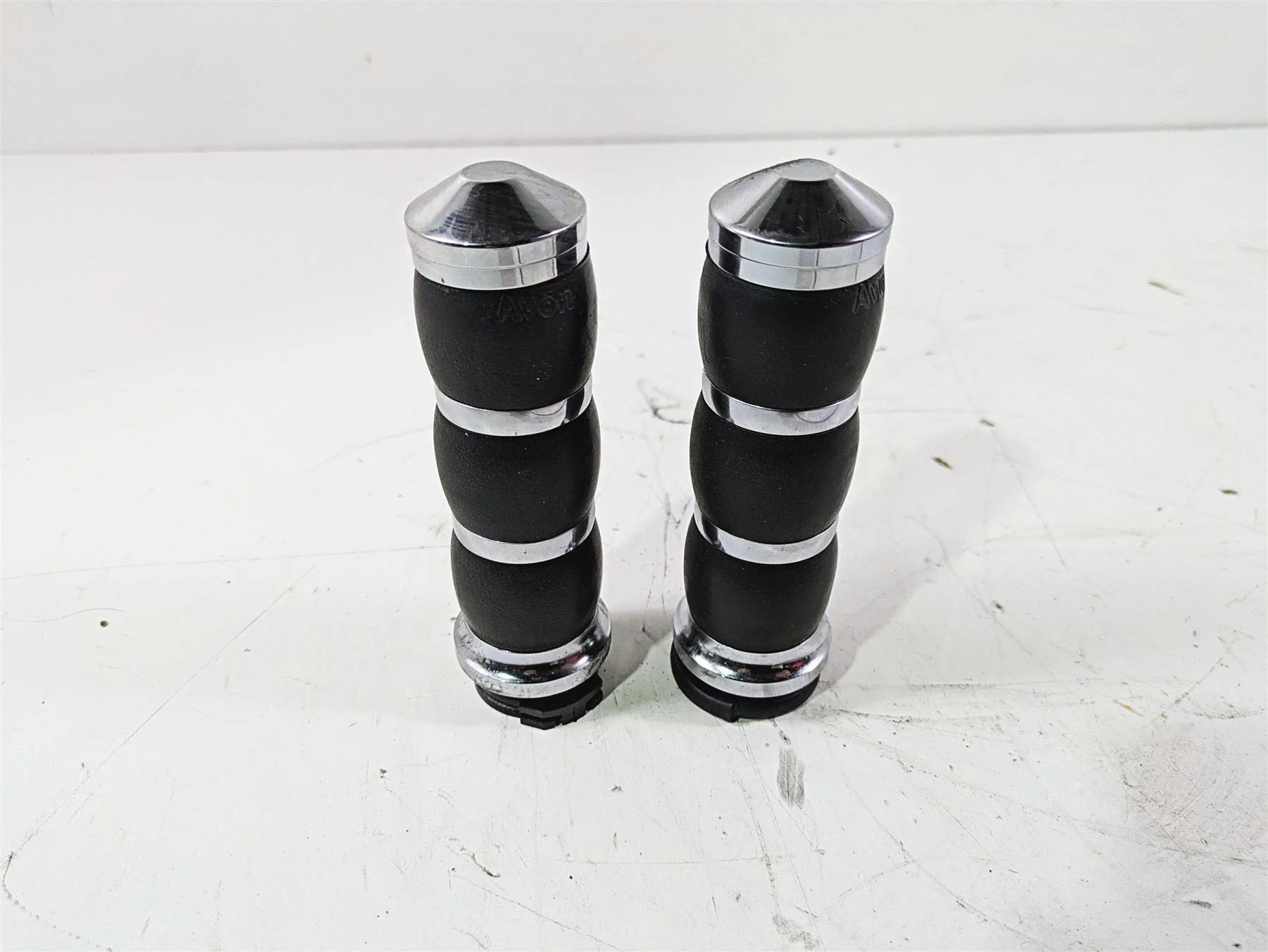2005 Harley Softail FLSTSCI Heritage Springer Avon Air Cushion Grip Set AIR-90