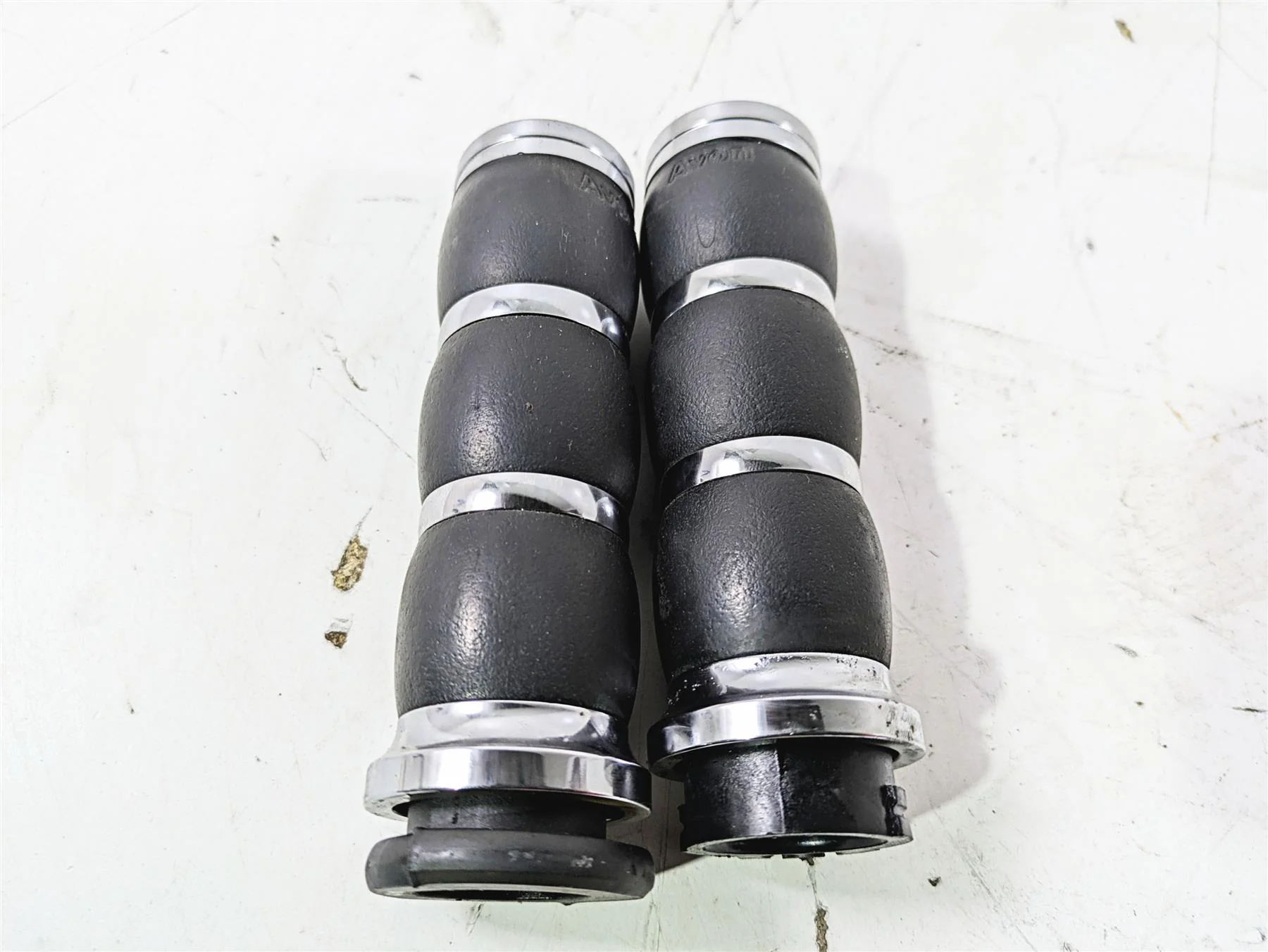 2005 Harley Softail FLSTSCI Heritage Springer Avon Air Cushion Grip Set AIR-90 - Image 4