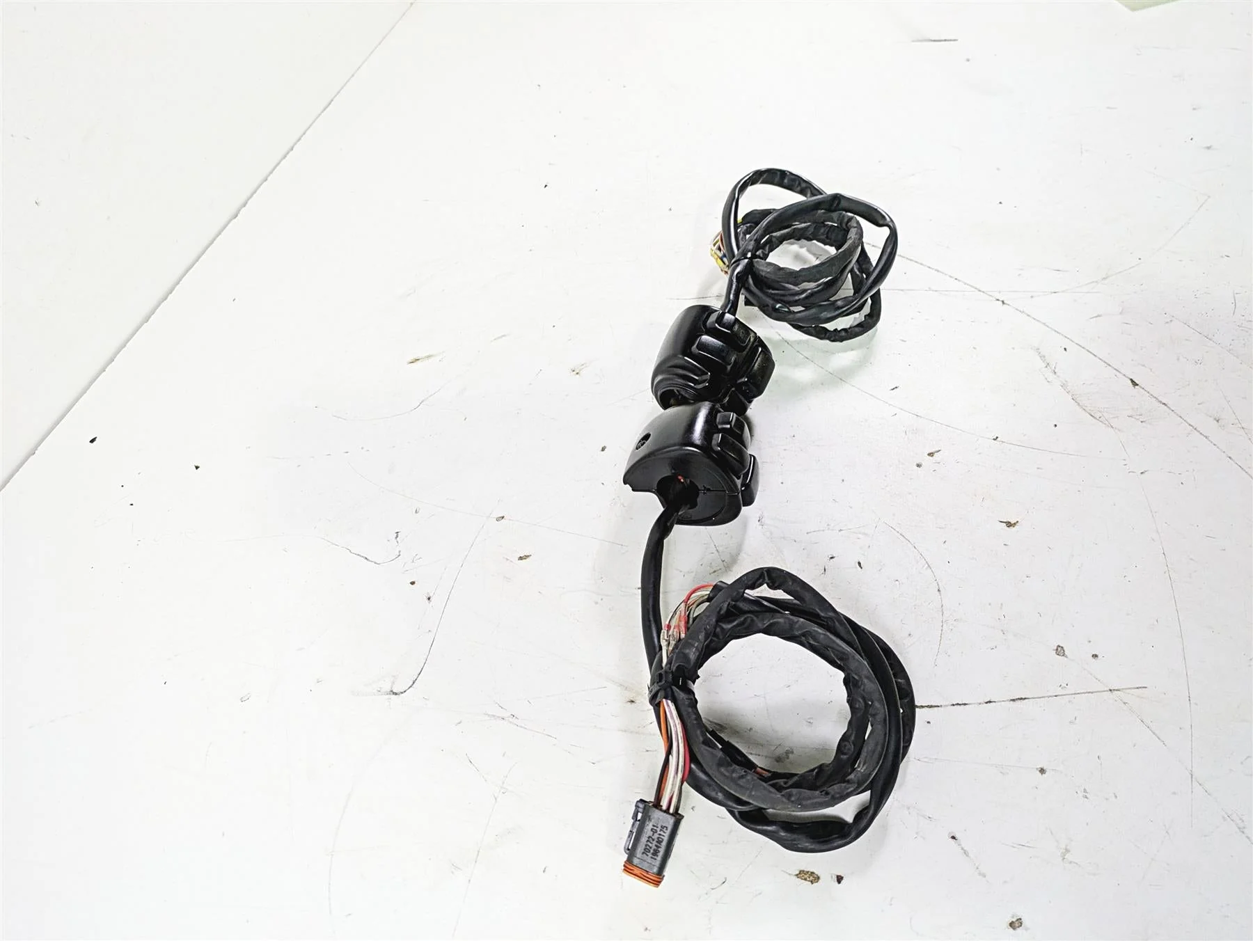 2005 Harley Softail FLSTSCI Heritage Springer Control Switch Set -Read 71682-06A - Image 2