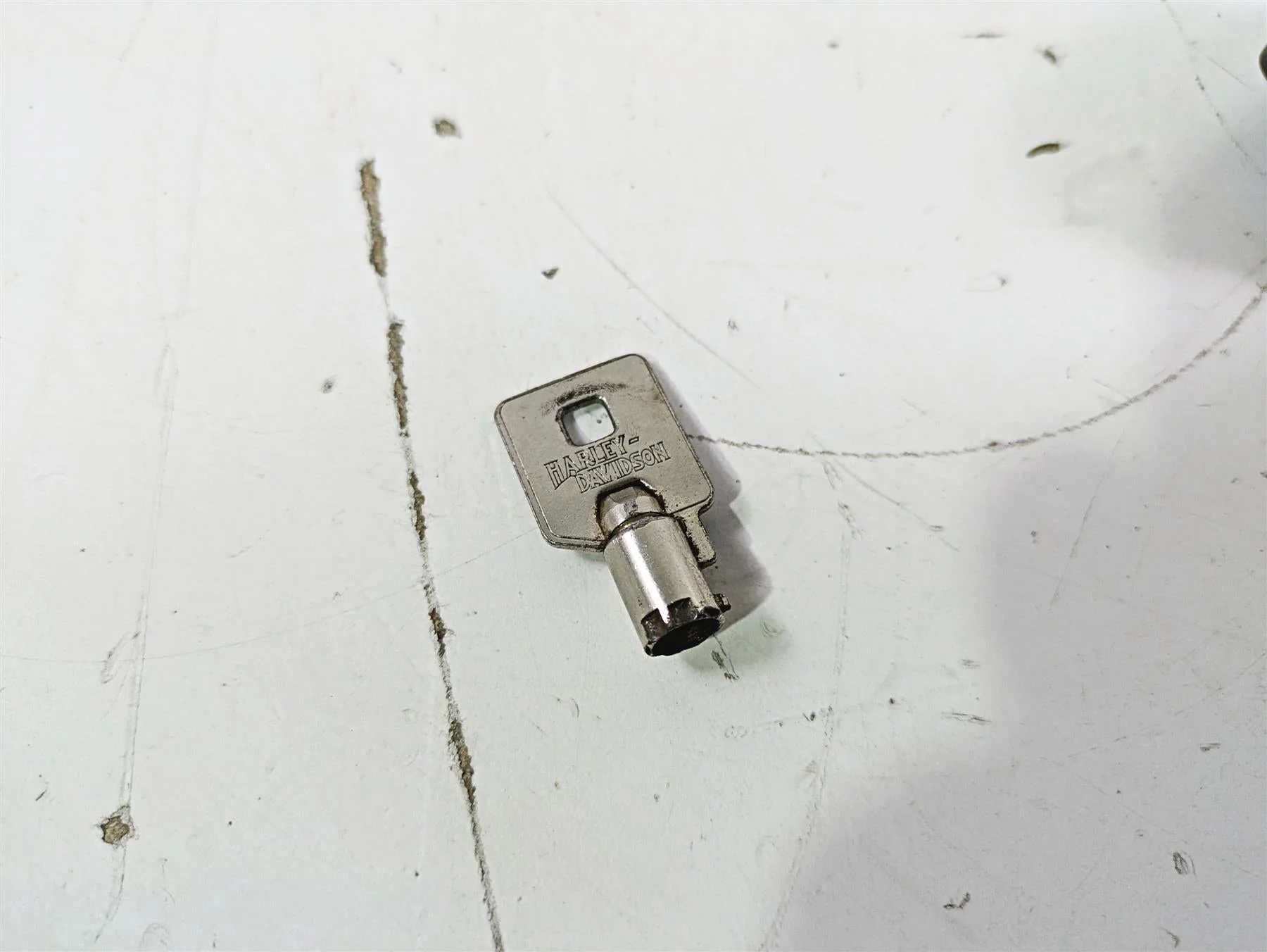 2005 Harley Softail FLSTSCI Heritage Springer Ignition Switch Key Lock 71450-04 - Image 7