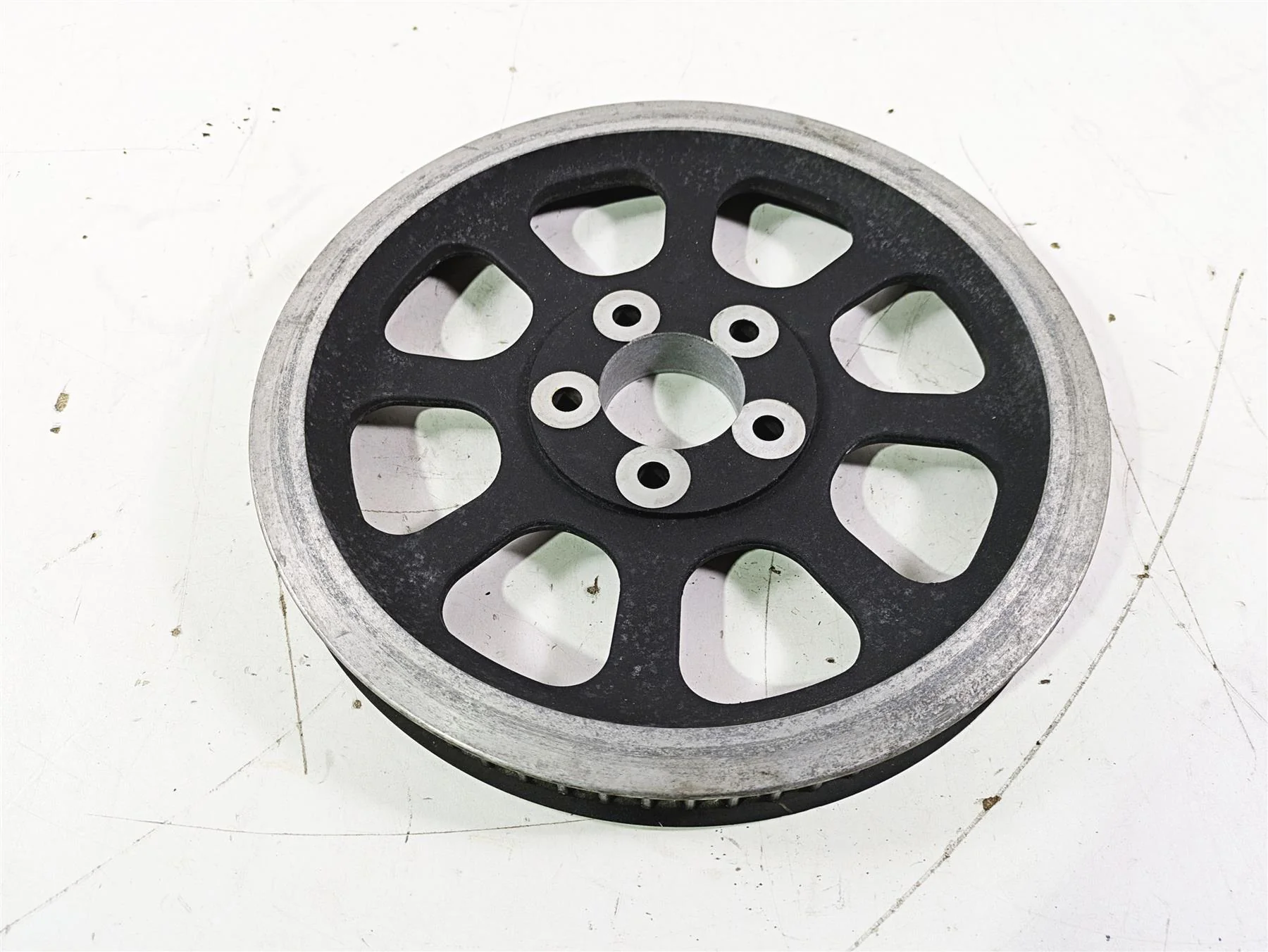 2005 Harley Softail FLSTSCI Heritage Springer Rear Belt Pulley 70T 40306-00 - Image 2