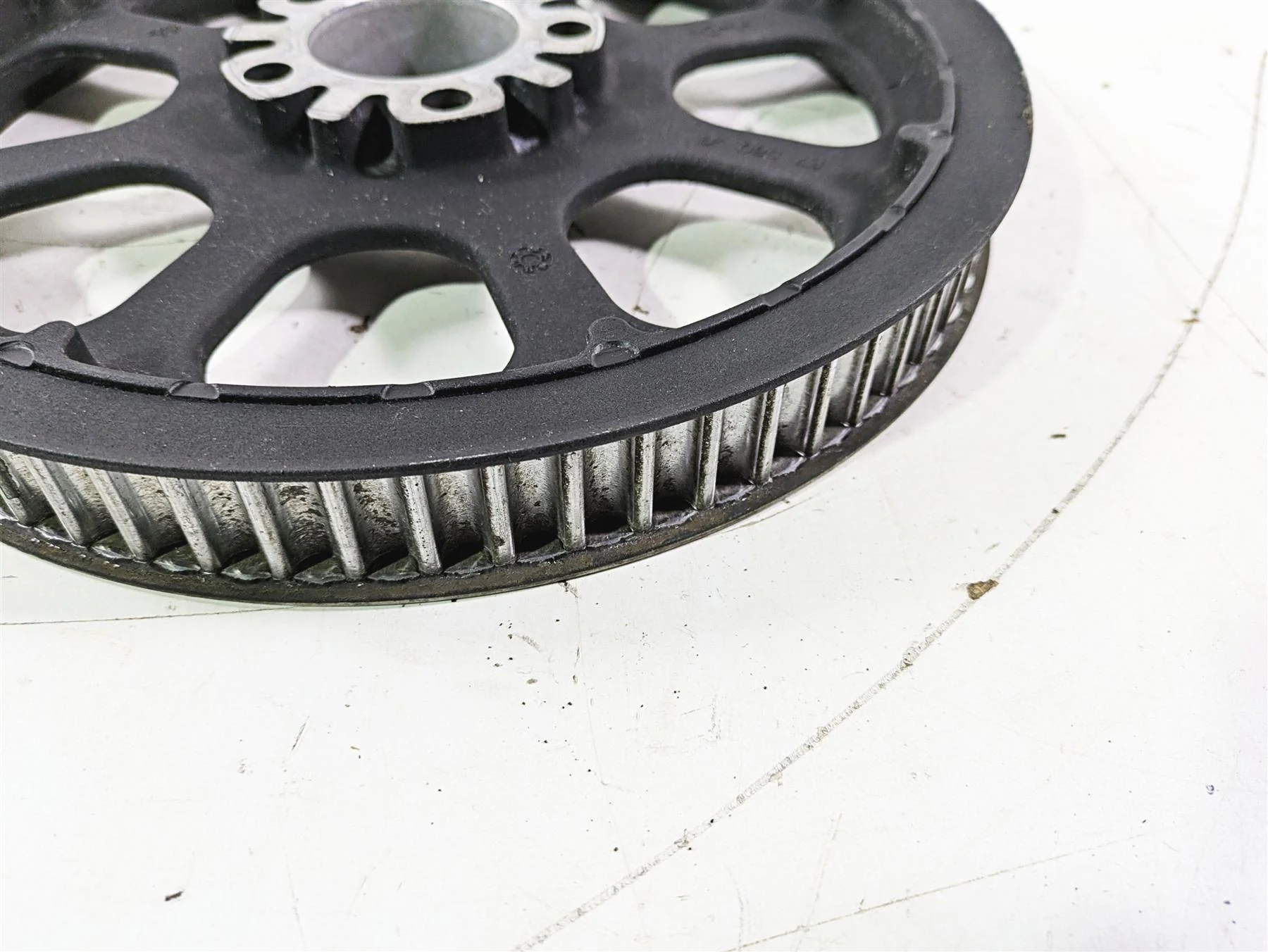 2005 Harley Softail FLSTSCI Heritage Springer Rear Belt Pulley 70T 40306-00 - Image 9