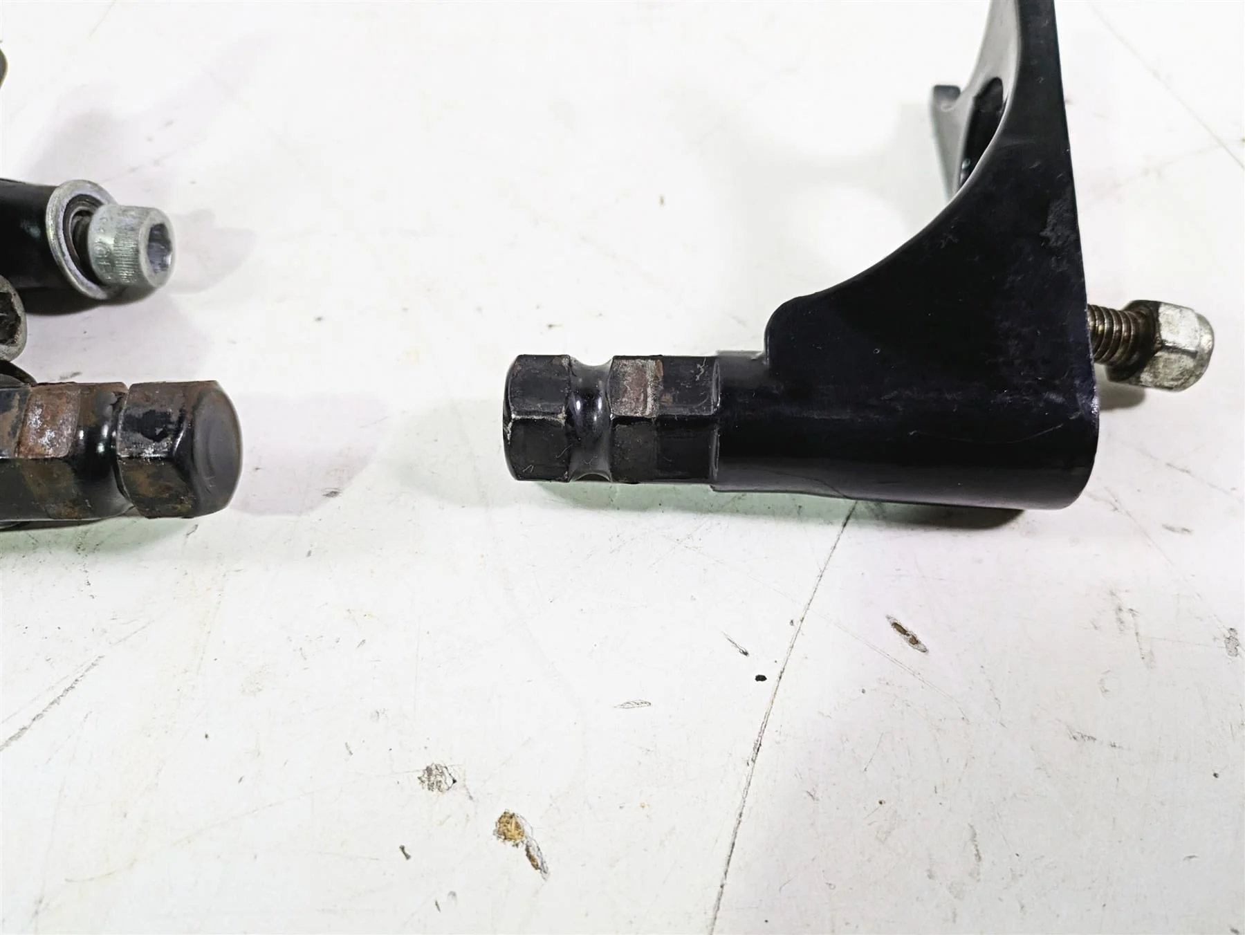2005 Harley Softail FLSTSCI Heritage Springer Rear Floorboard Mounts 50602-00A - Image 10