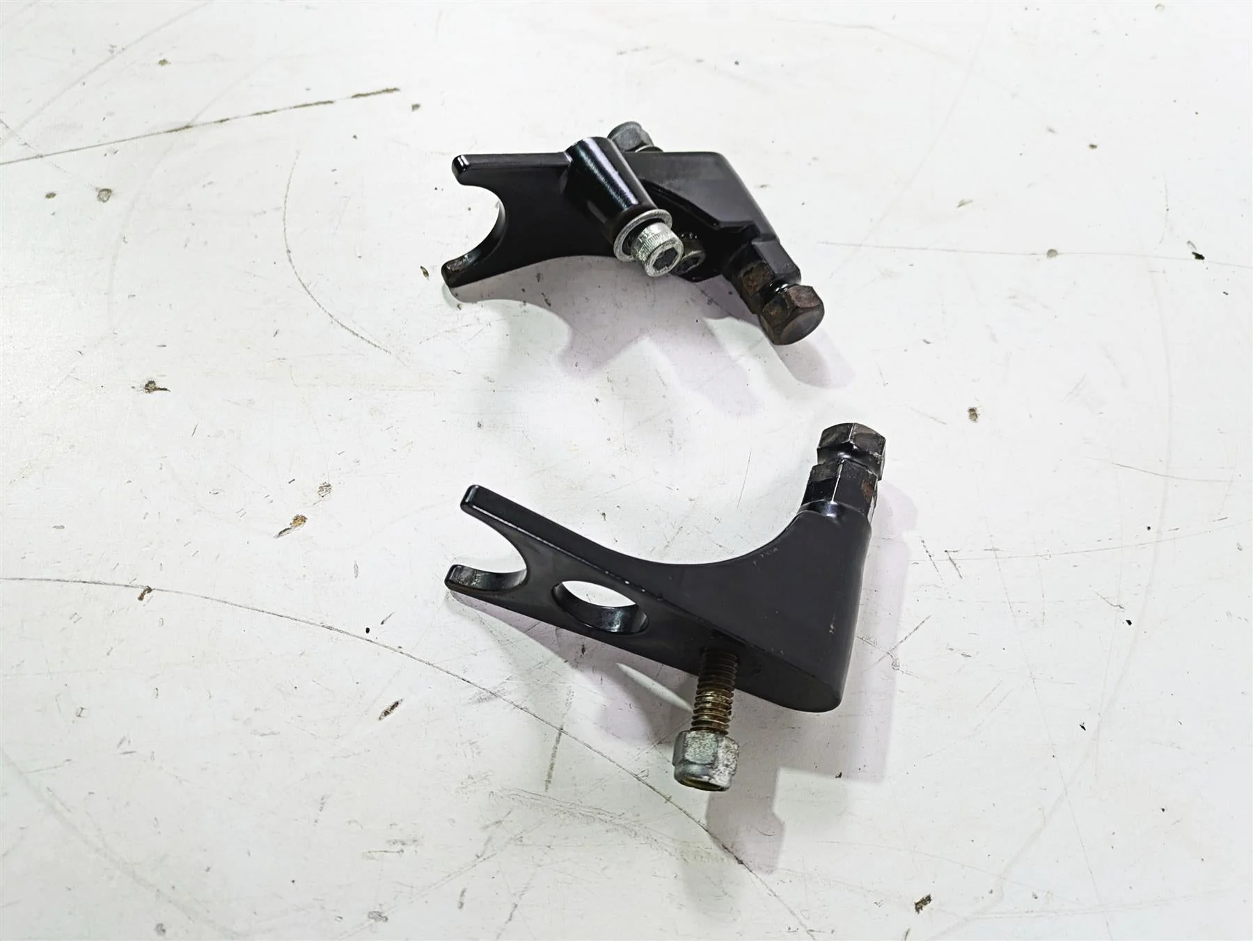2005 Harley Softail FLSTSCI Heritage Springer Rear Floorboard Mounts 50602-00A - Image 2