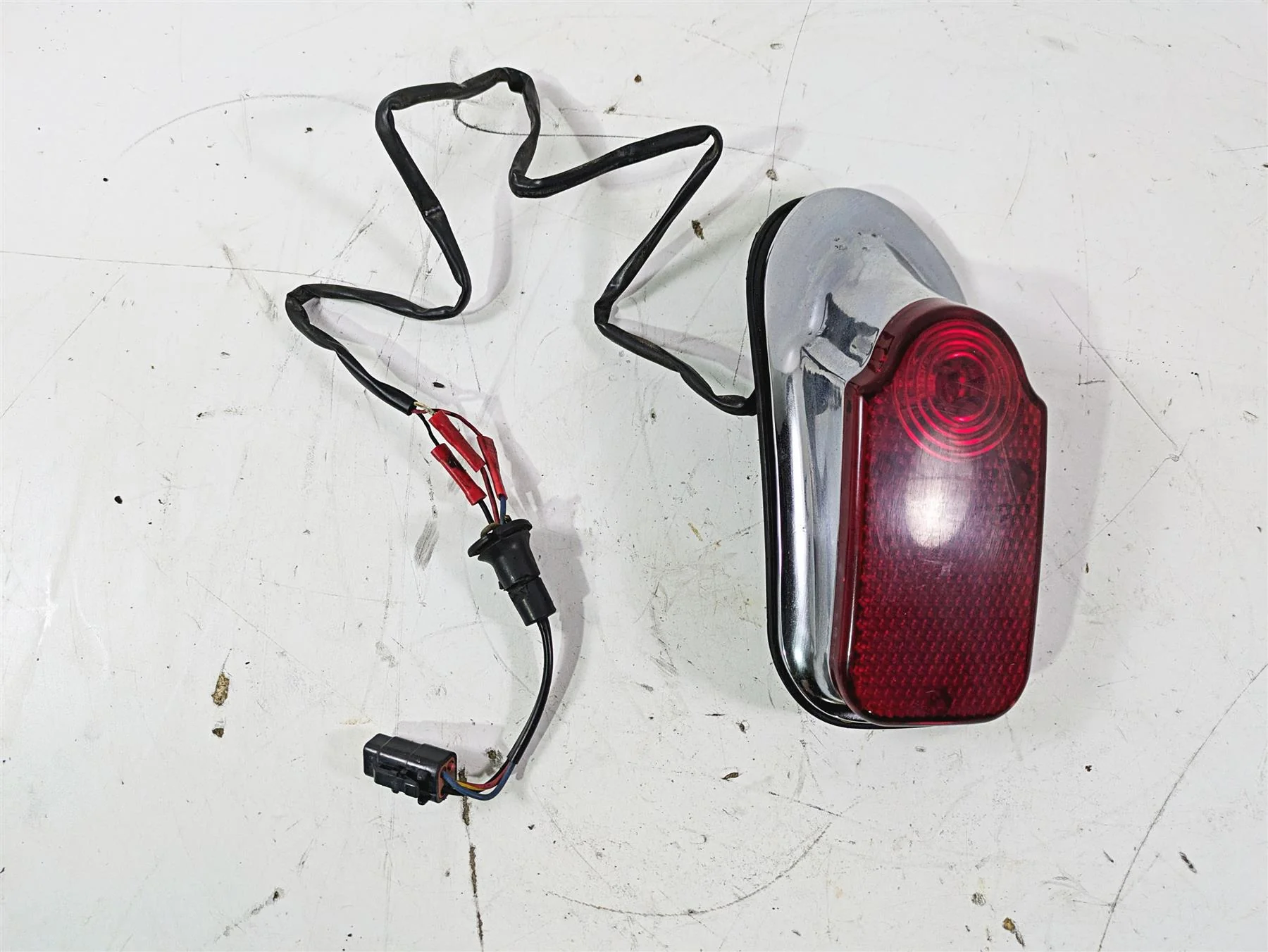 2005 Harley Softail FLSTSCI Heritage Springer Taillight Brake Lamp 68280-05 - Image 5