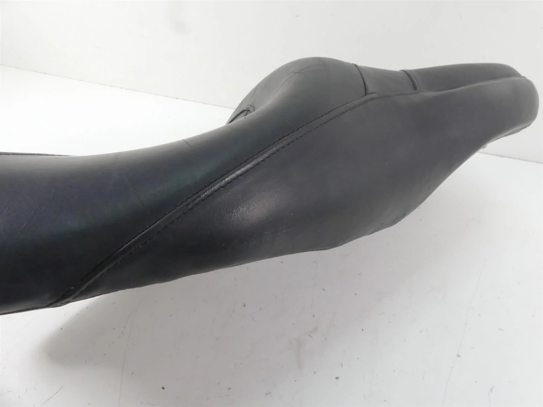 2005 Harley Touring CVO FLHTC SE Electra Glide  Driver Saddle Seat Read 52214-05 - Image 12