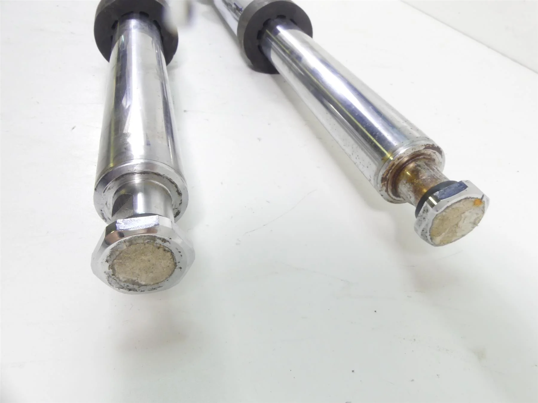 2005 Harley Touring CVO FLHTC SE Electra Glide  Front Fork Leg Set 41mm 46528-04 - Image 3