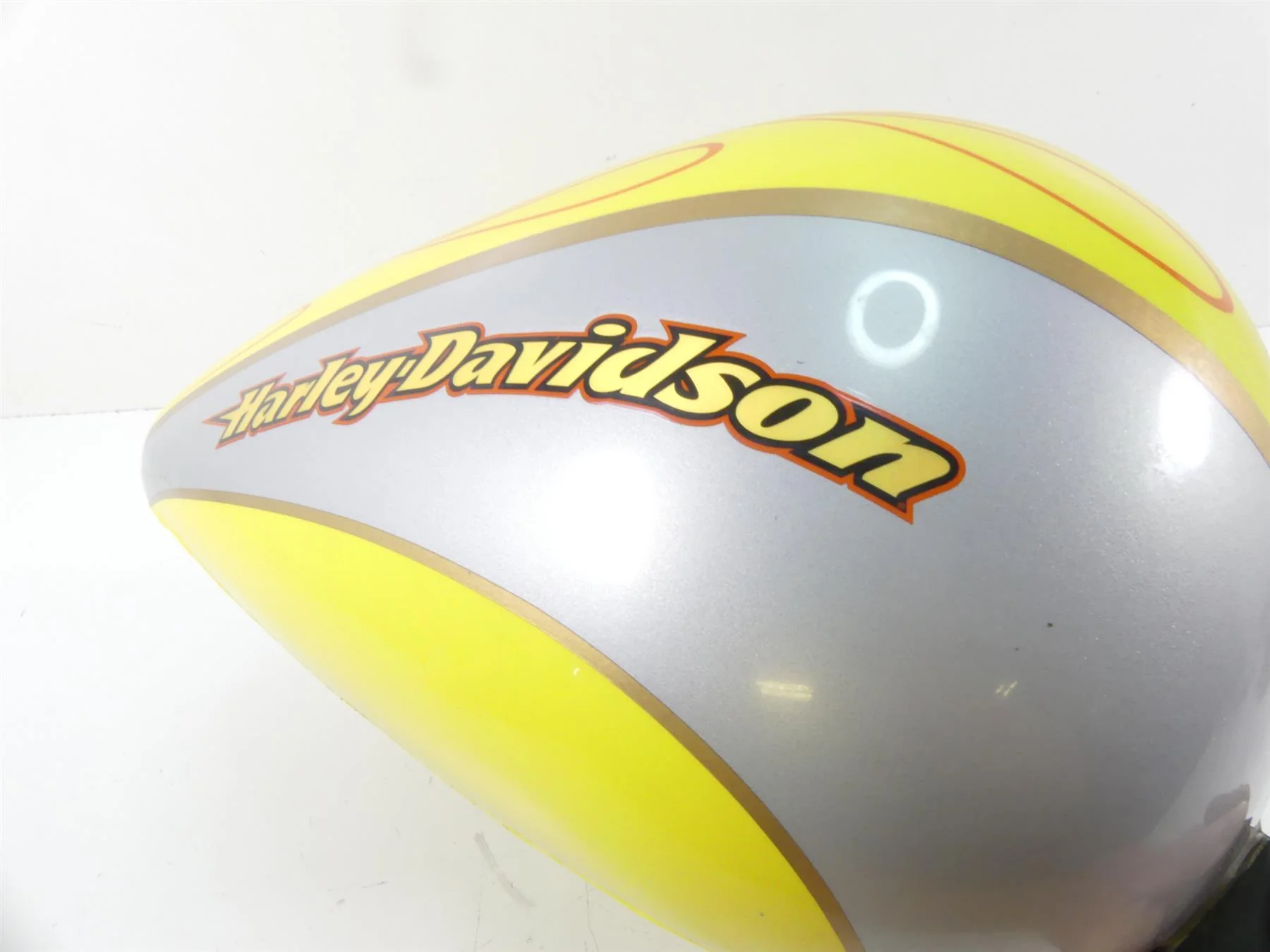 2005 Harley Touring CVO FLHTC SE Electra Glide  Fuel Tank - No Dent 61382-05 - Image 11