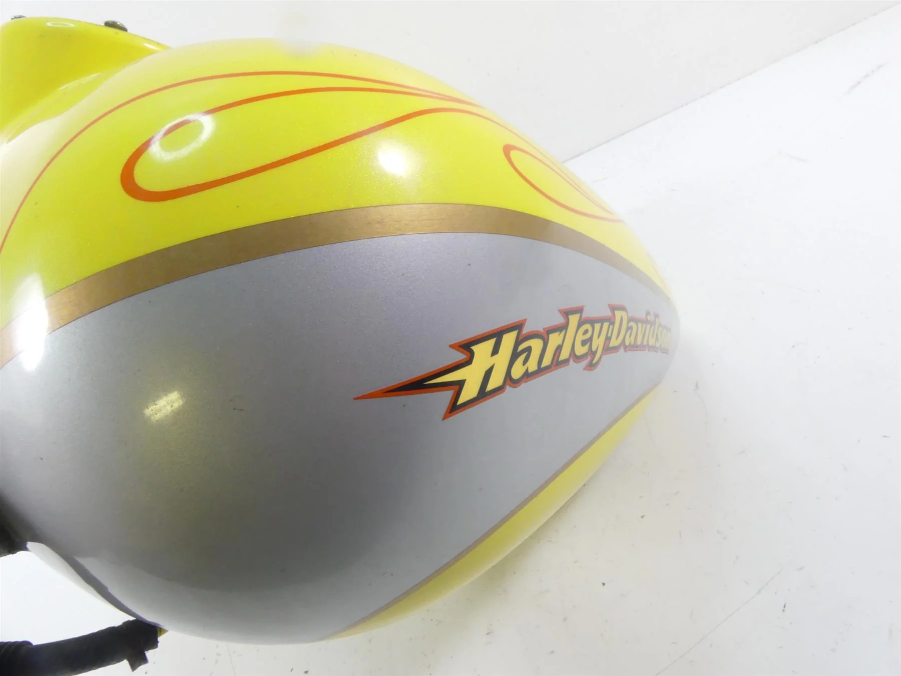2005 Harley Touring CVO FLHTC SE Electra Glide  Fuel Tank - No Dent 61382-05 - Image 12