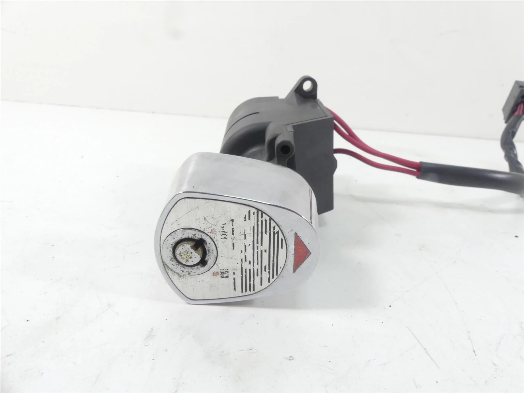 2005 Harley Touring CVO FLHTC SE Electra Glide  Ignition Switch Key Set 71640-99 - Image 3