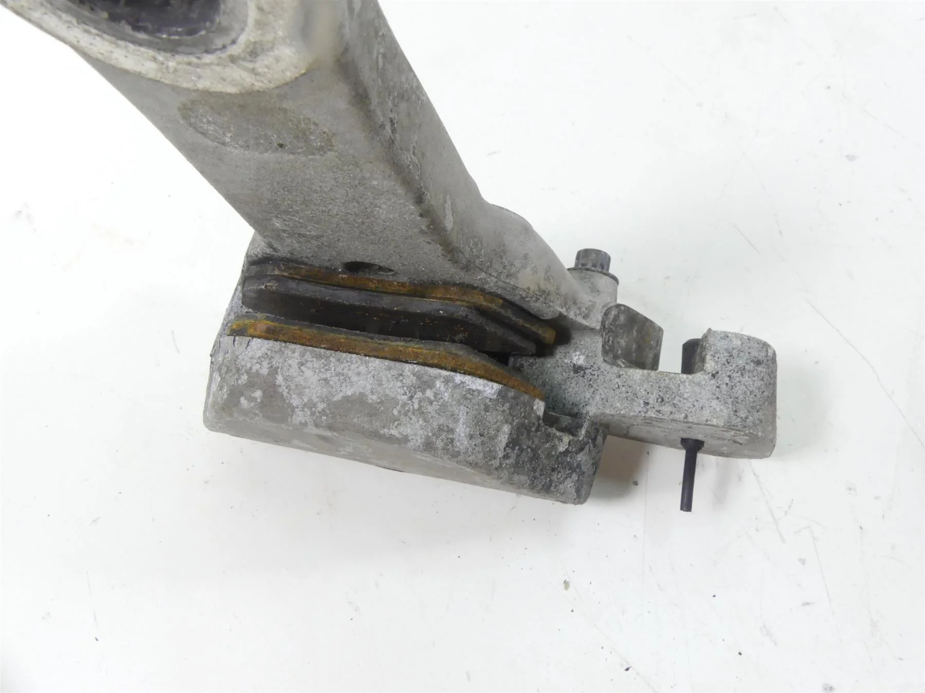 2005 Harley Touring CVO FLHTC SE Electra Glide  Rear Brake Caliper 44423-02C - Image 8