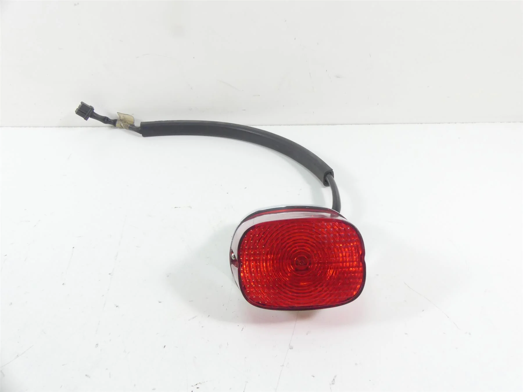 2005 Harley Touring CVO FLHTC SE Electra Glide  Rear Tail Light - Read 68184-03A - Image 2