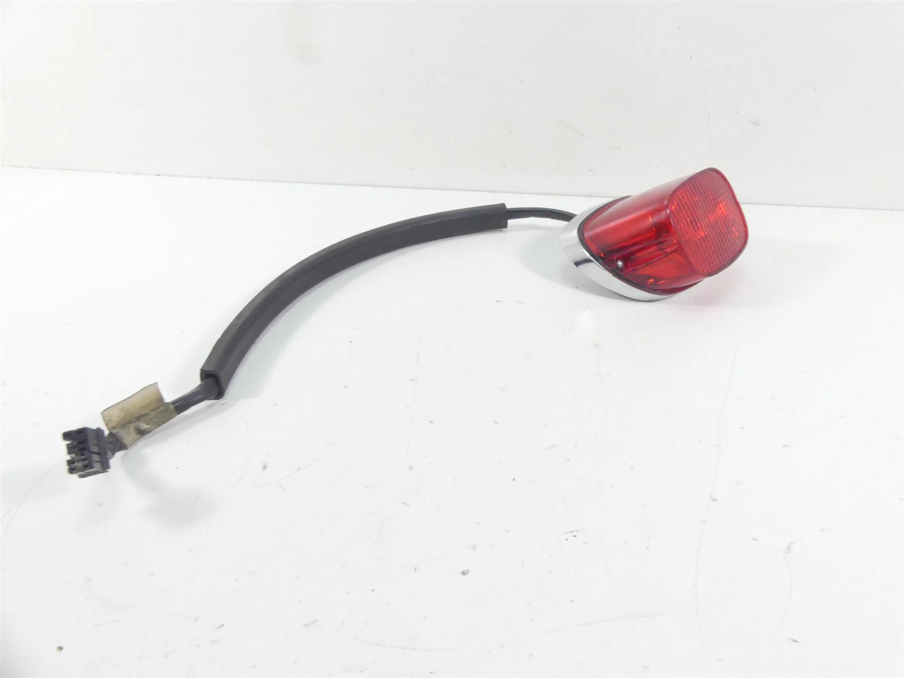 2005 Harley Touring CVO FLHTC SE Electra Glide  Rear Tail Light - Read 68184-03A - Image 3