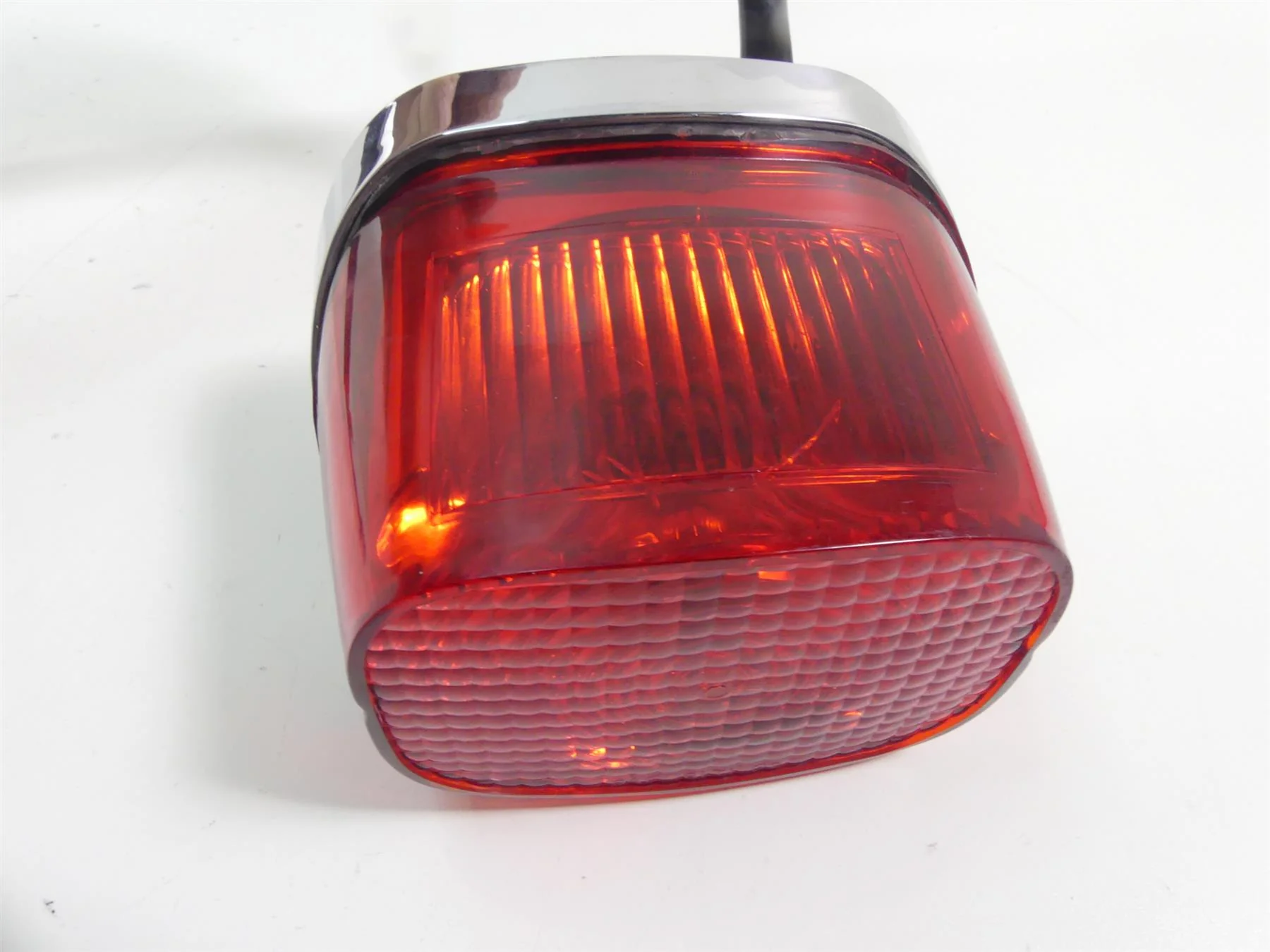 2005 Harley Touring CVO FLHTC SE Electra Glide  Rear Tail Light - Read 68184-03A - Image 4