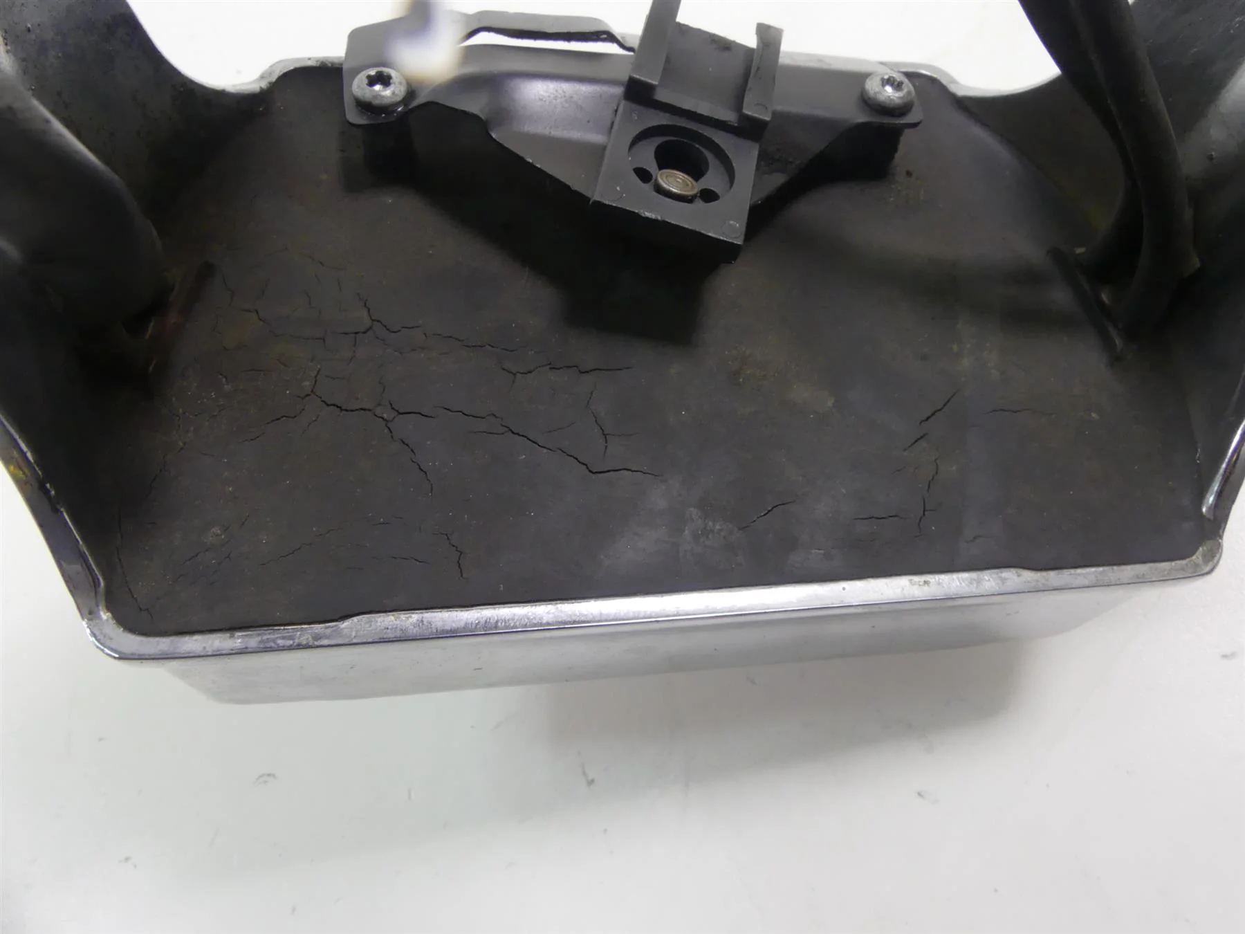 2005 Harley Touring CVO FLHTC SE Electra Glide  Rectifier Volt Regulatr 74622-04 - Image 4