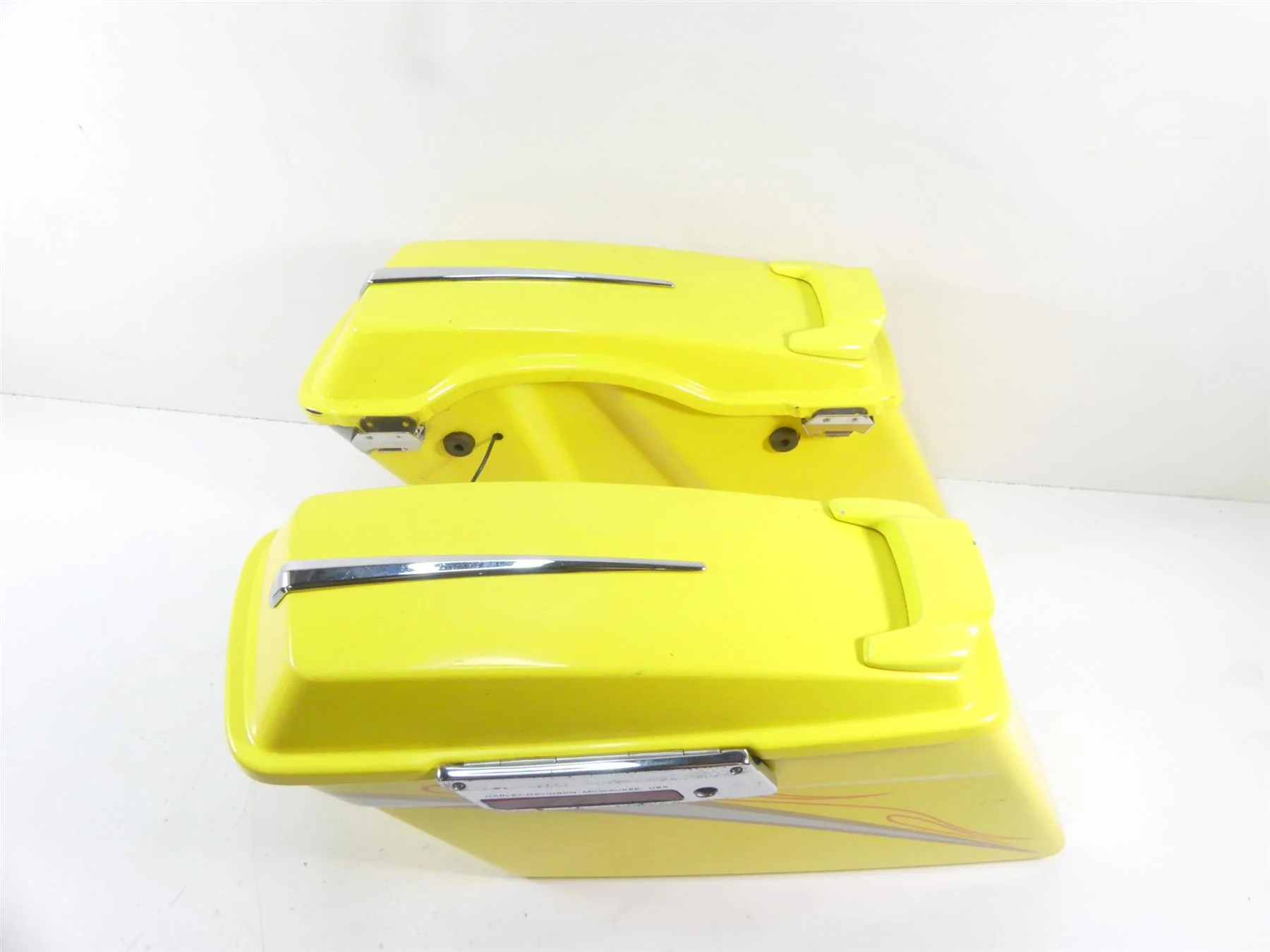 2005 Harley Touring CVO FLHTC SE Electra Glide  Saddlebag Case Set 90906-05 - Image 4