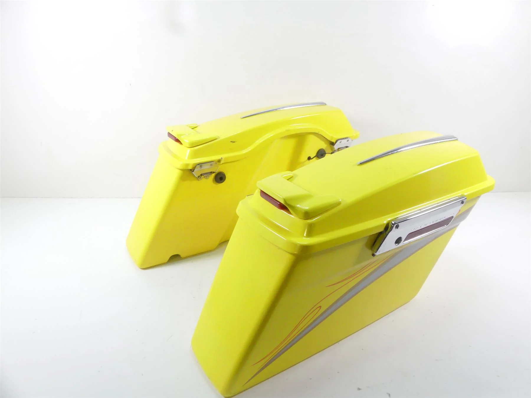 2005 Harley Touring CVO FLHTC SE Electra Glide  Saddlebag Case Set 90906-05 - Image 5