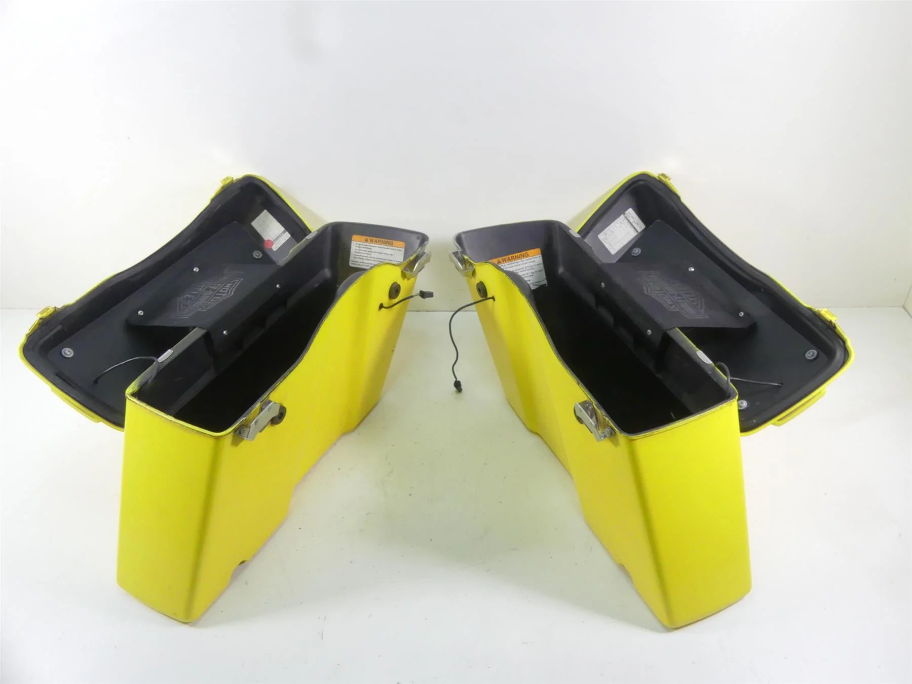 2005 Harley Touring CVO FLHTC SE Electra Glide  Saddlebag Case Set 90906-05 - Image 9