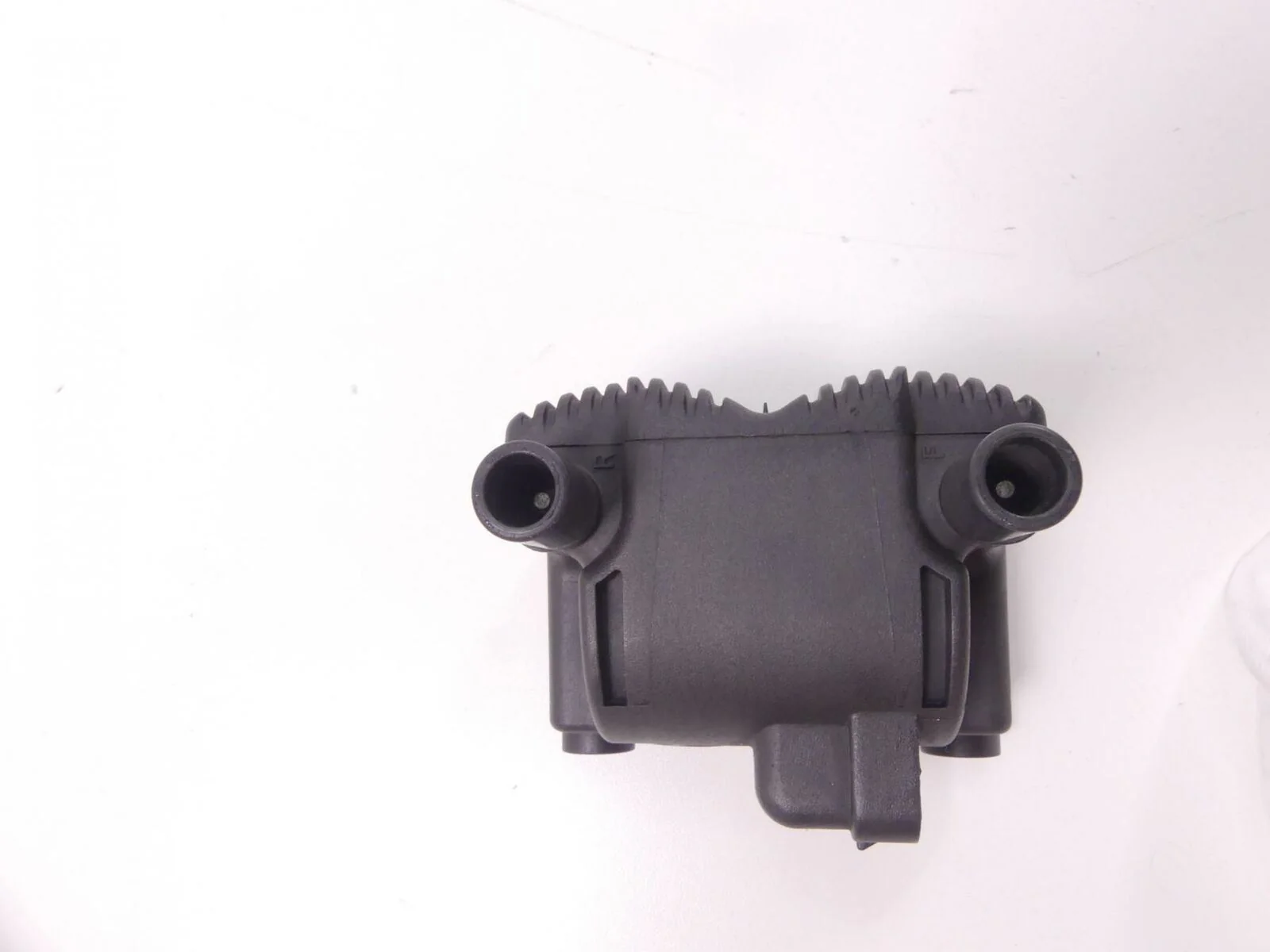 2005 Harley Touring CVO FLHTCSE Electra Glide  Ignition Coil Coils Set 31743-01 - Image 4