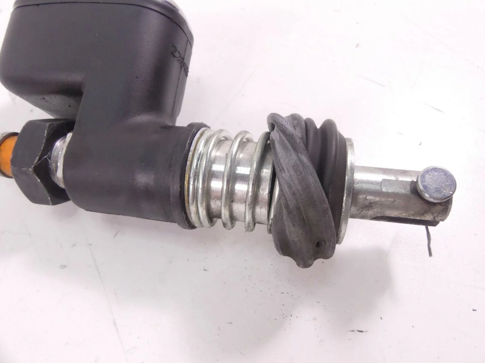 2005 Harley Touring CVO FLHTCSE Electra Glide  Rear Brake Master Cylndr 41782-05 - Image 10