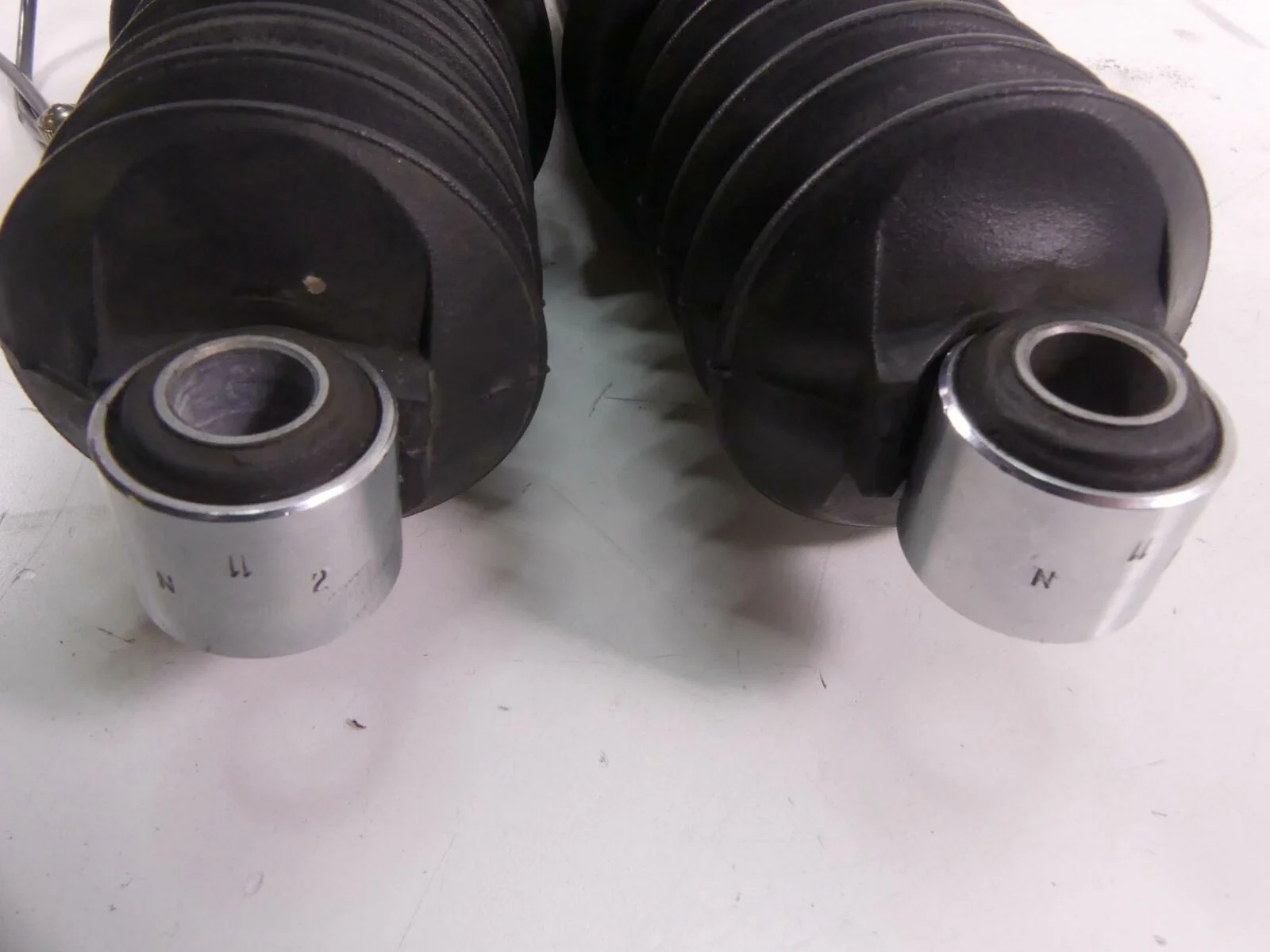 2005 Harley Touring CVO FLHTCSE Electra Glide Rear Shock Set 12" 54636-09 - Image 10