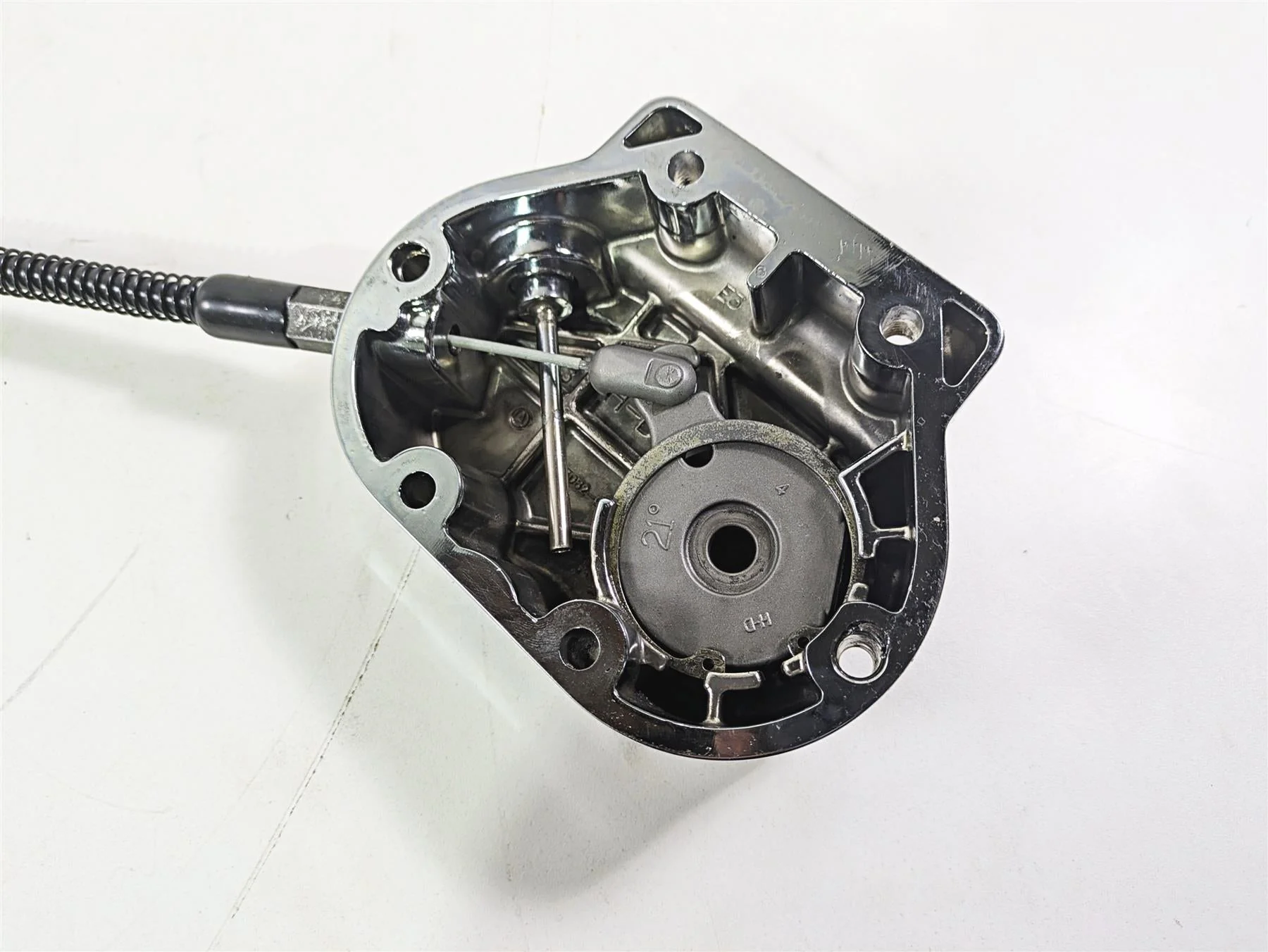 2005 Harley Touring FLHRI Road King Clutch Chrome Cover & Mechanism 37105-99 - Image 10