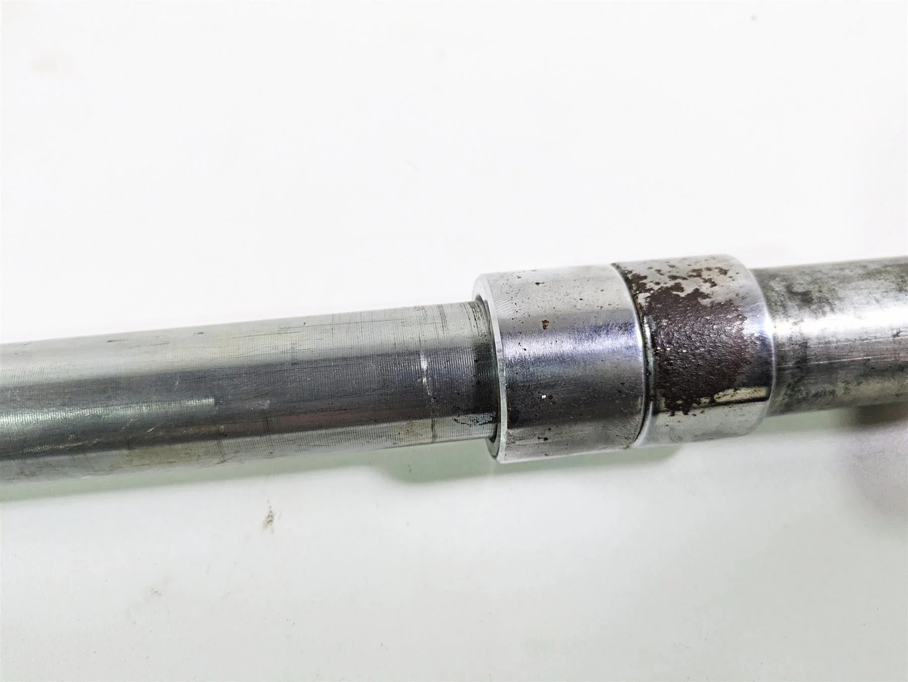 2005 Harley Touring FLHRI Road King Front Axle Wheel Spindle 1" 43364-00 - Image 12