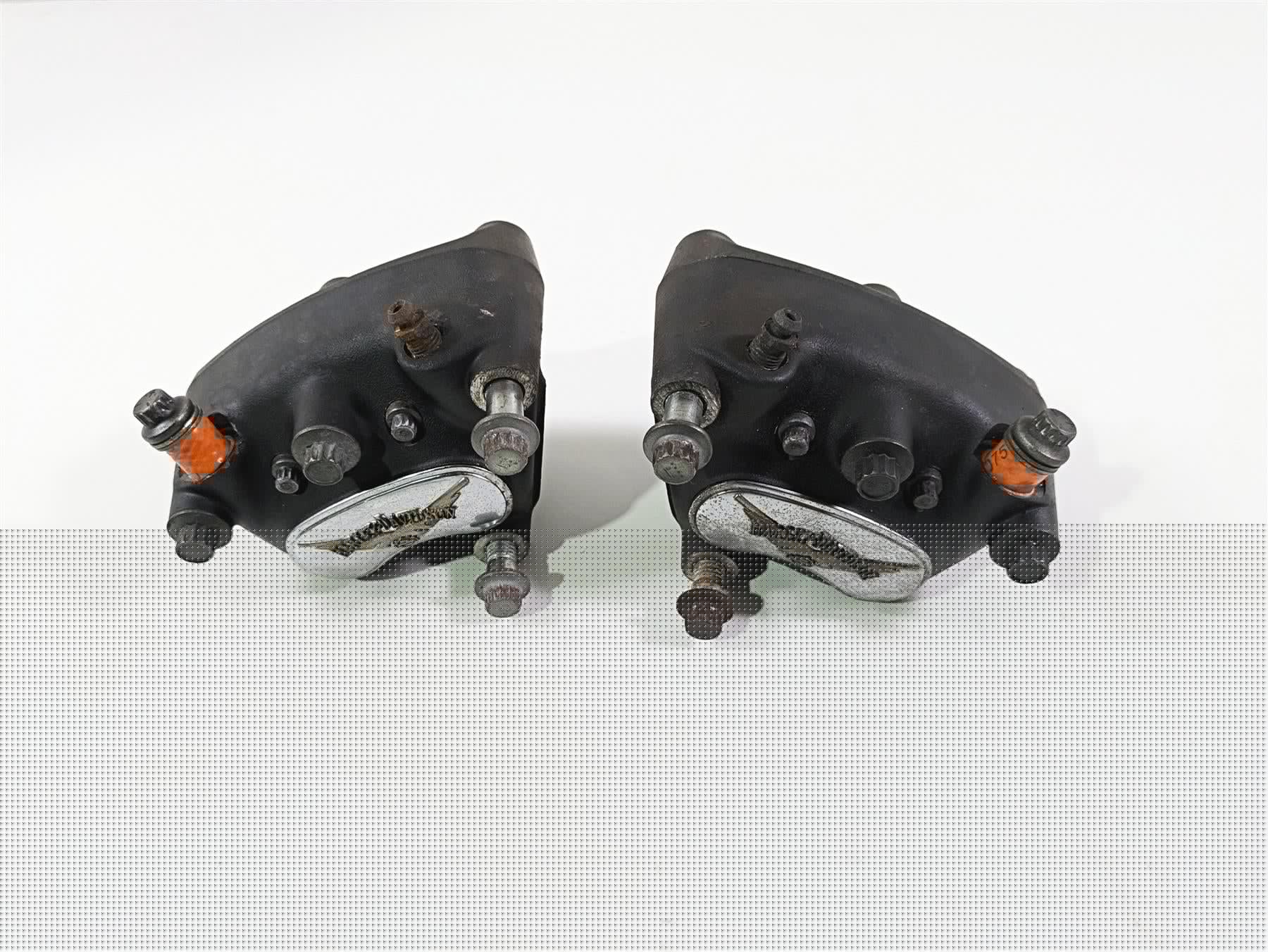 2005 Harley Touring FLHRI Road King Front Brake Caliper Set 44023-00C 44046-00D