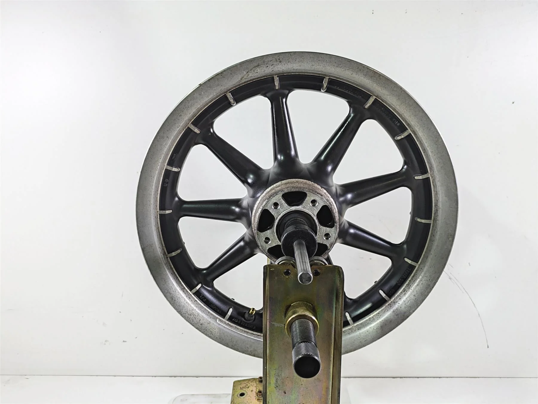 2005 Harley Touring FLHRI Road King Front Wheel Rim 16x3 9 Spoke 41154-04 - Image 4