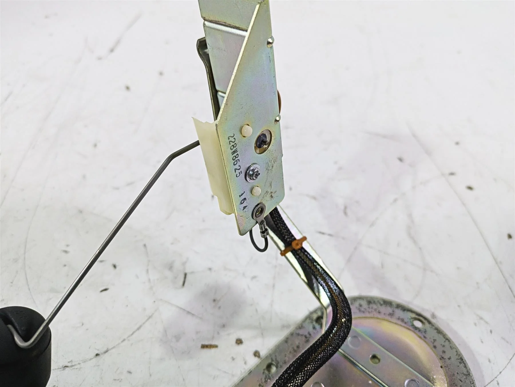2005 Harley Touring FLHRI Road King Fuel Gas Petrol Level Sending Unit 75114-03A - Image 10