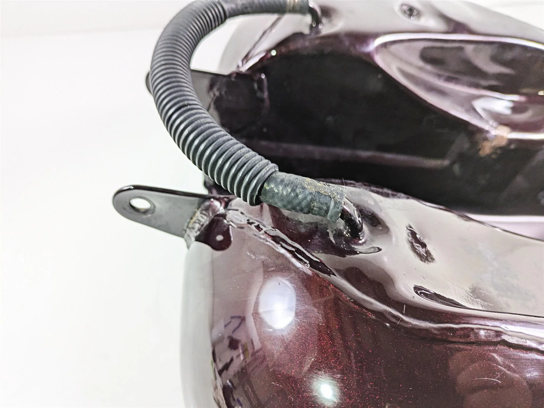 2005 Harley Touring FLHRI Road King Fuel Gas Petrol Tank READ 61268-03 - Image 9
