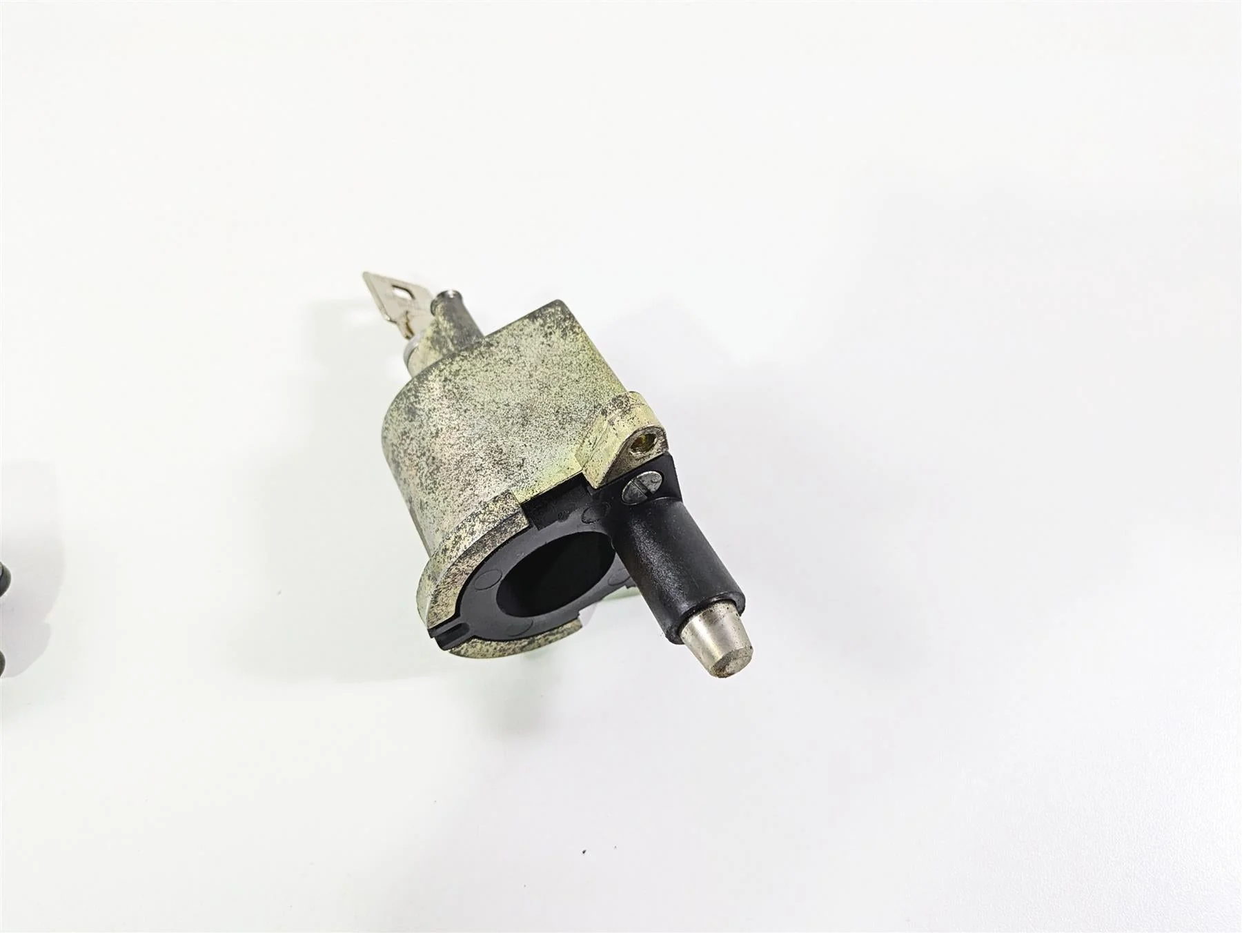 2005 Harley Touring FLHRI Road King Ignition Switch Fork Lock Set 71540-94B - Image 4