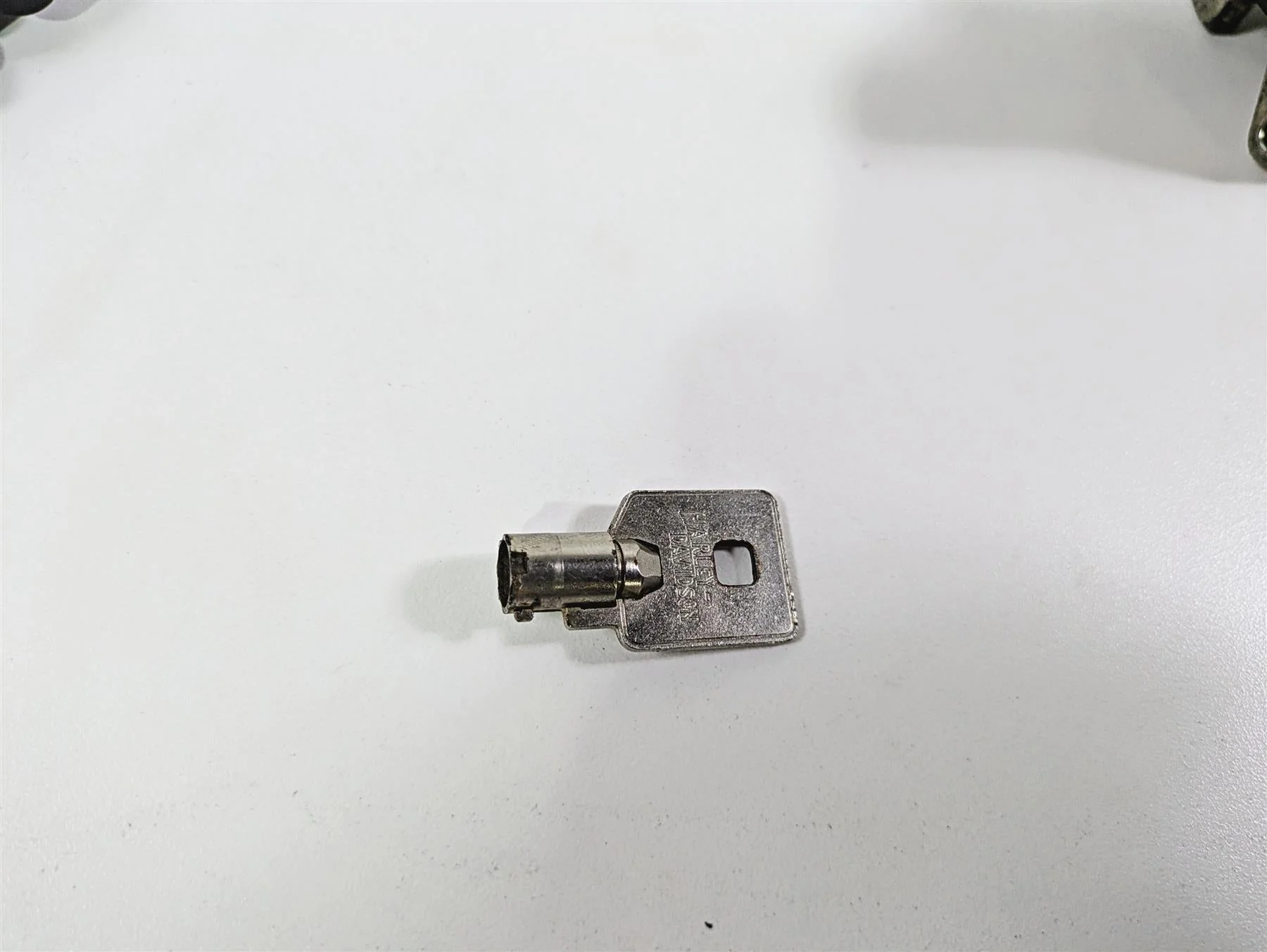 2005 Harley Touring FLHRI Road King Ignition Switch Fork Lock Set 71540-94B - Image 8