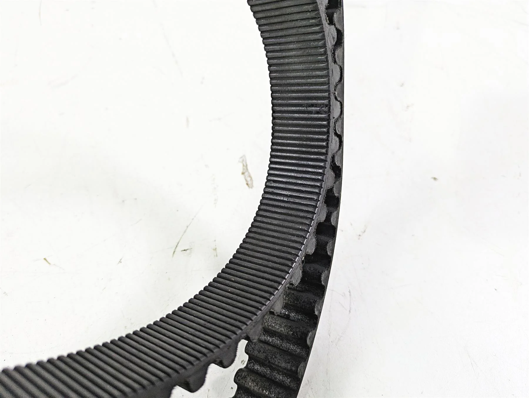 2005 Harley Touring FLHRI Road King Rear Drive Belt 139T 1-1/8" 40024-04B - Image 12