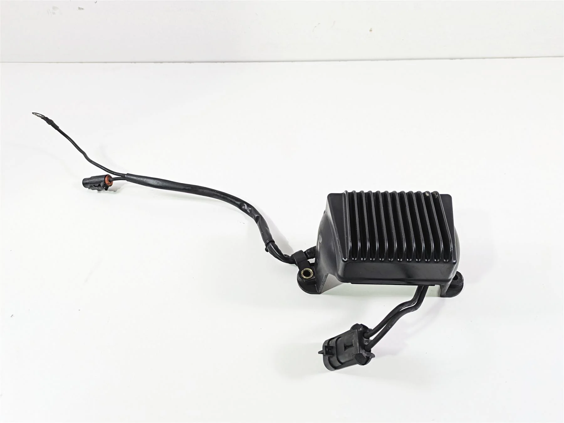 2005 Harley Touring FLHRI Road King Rectifier Voltage Regulator 74505-04