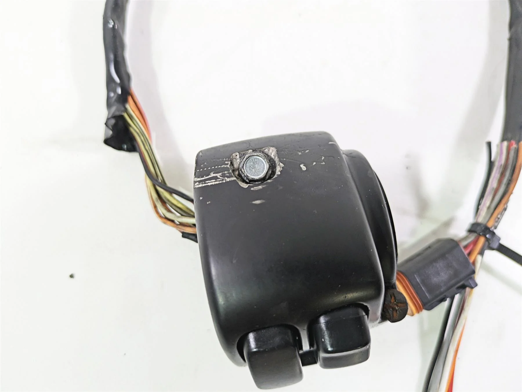 2005 Harley Touring FLHRI Road King Right Hand Control Switch 71589-96B - Image 6
