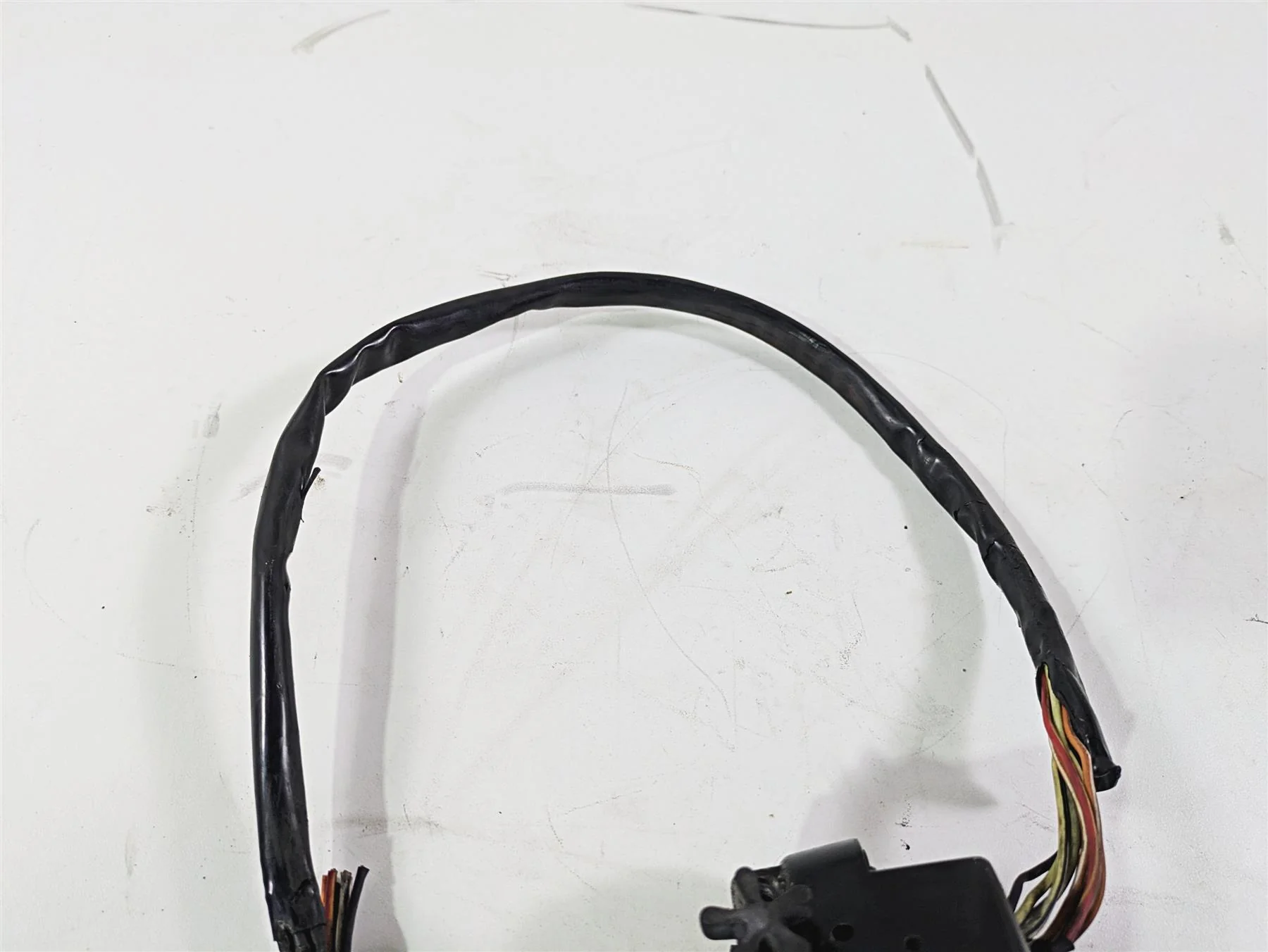 2005 Harley Touring FLHRI Road King Right Hand Control Switch 71589-96B - Image 9