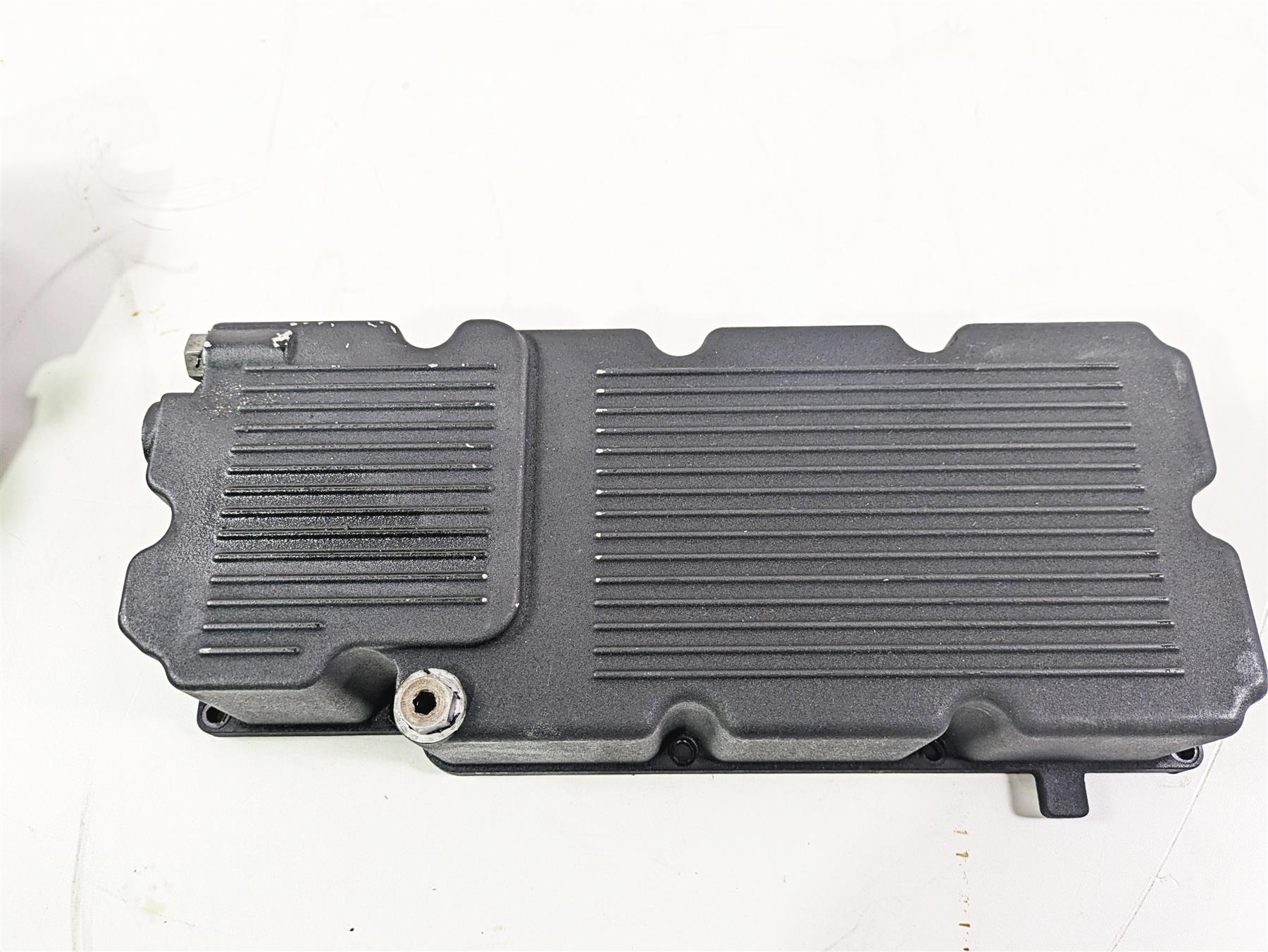 2005 Harley Touring FLHRI Road King Transmission Bottom Cover Oil Pan 62711-99 - Image 10