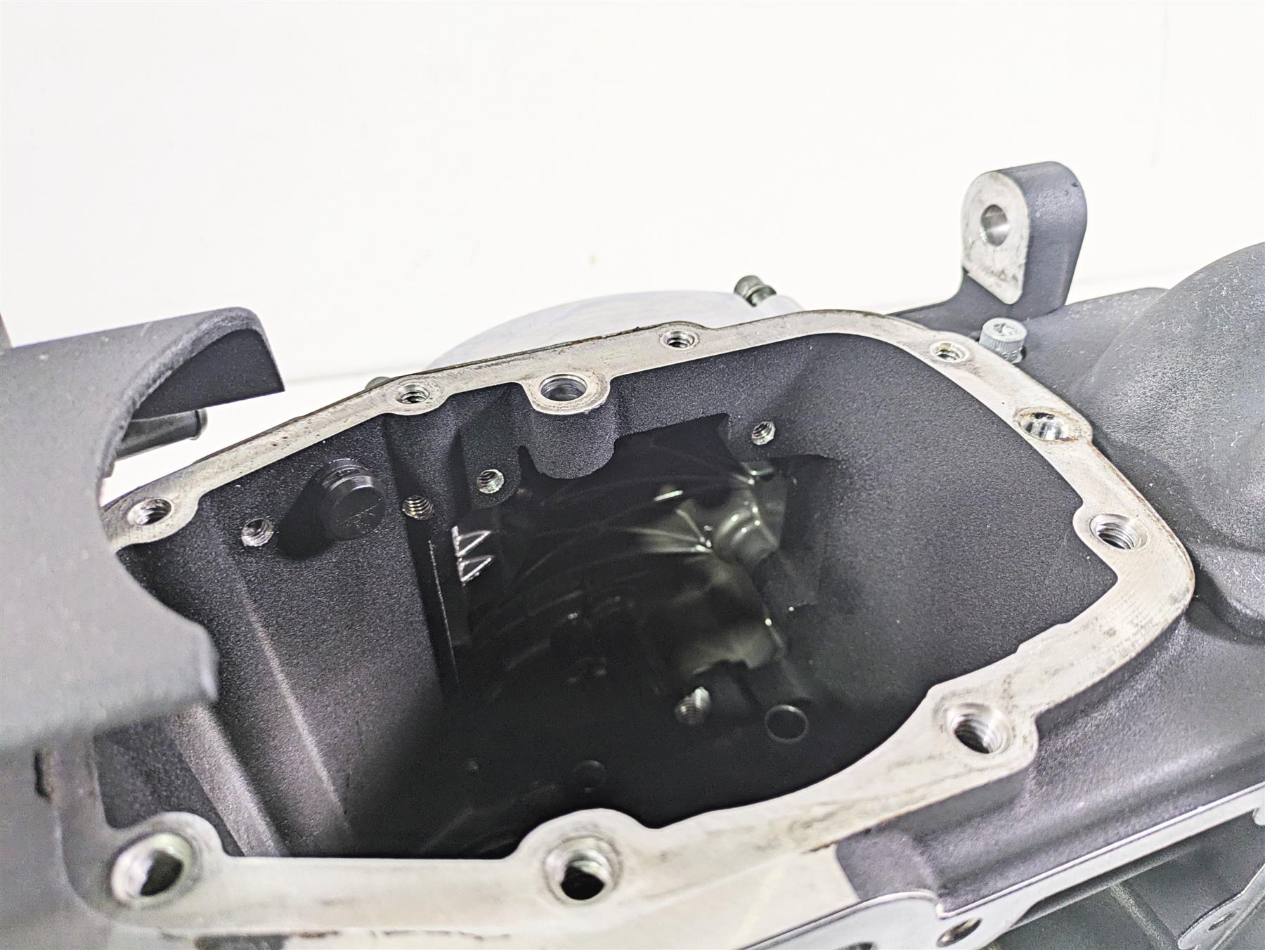 2005 Harley Touring FLHRI Road King Transmission Gear Box Case Cover 34740-02A - Image 11