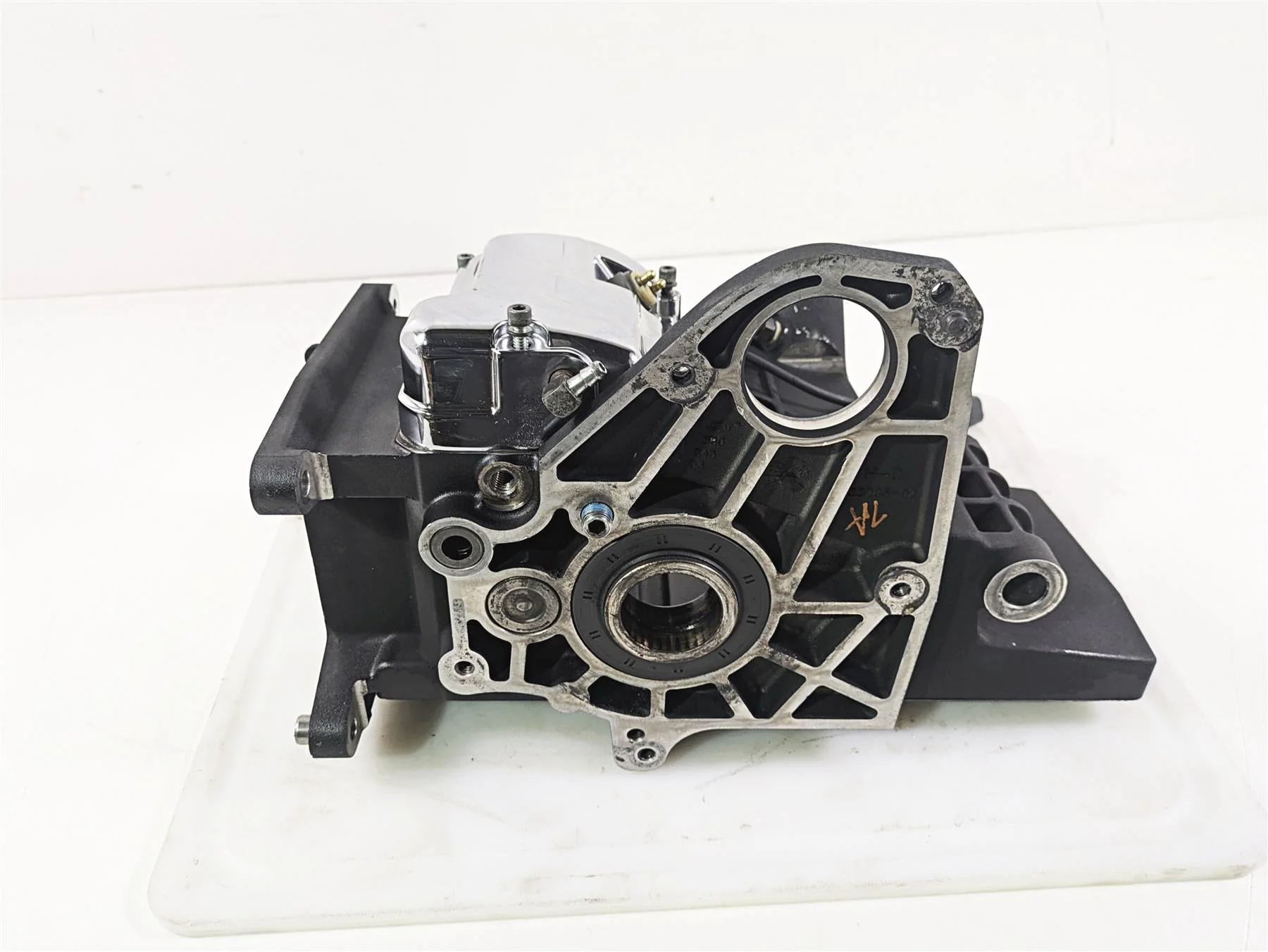 2005 Harley Touring FLHRI Road King Transmission Gear Box Case Cover 34740-02A - Image 3