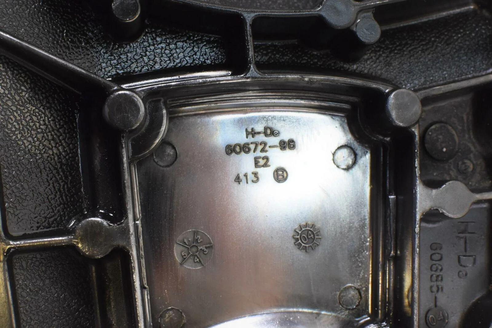 2005 Harley Touring FLHRSI Road King Outer Primary Drive Clutch Cover 60685-04 - Image 8
