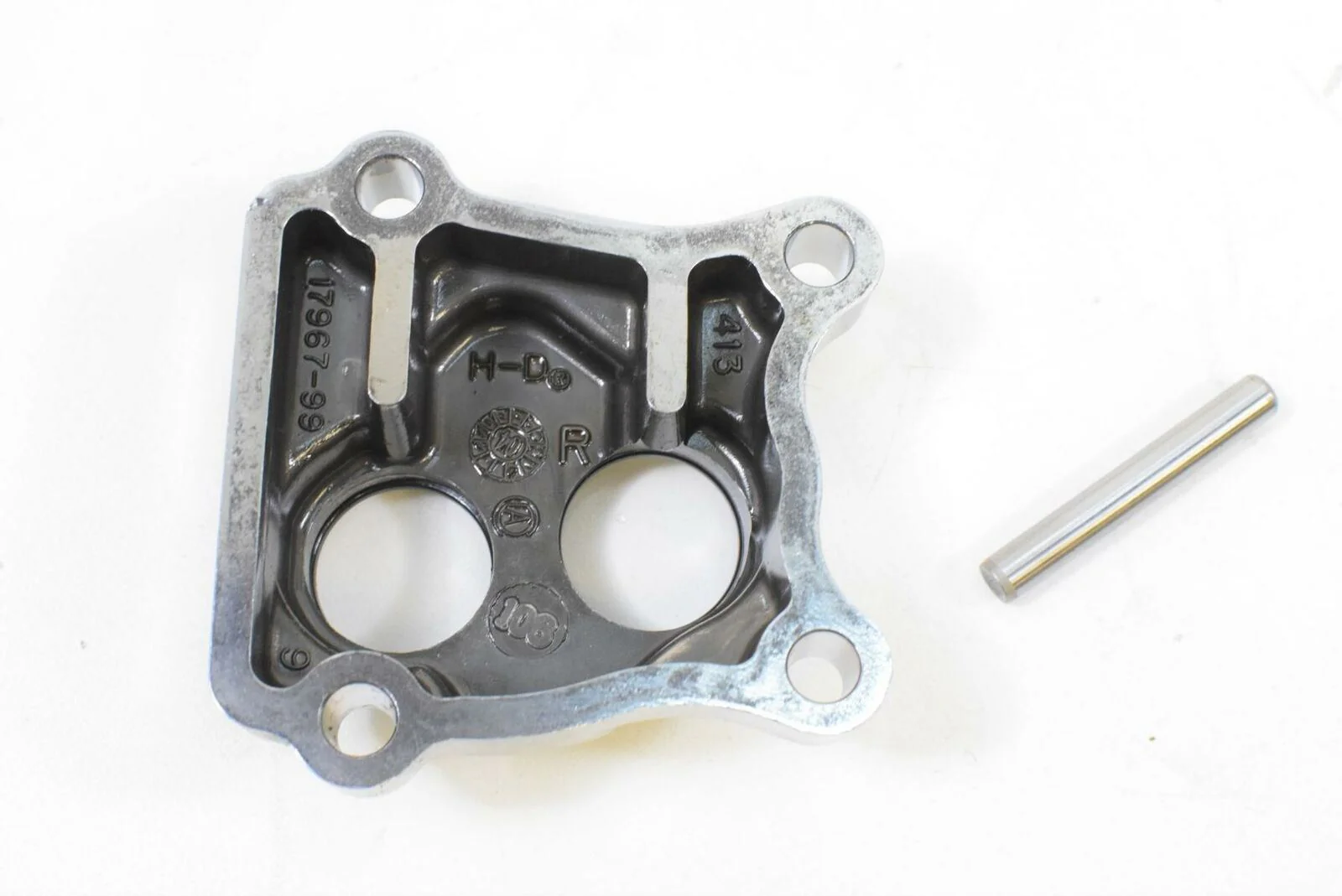 2005 Harley Touring FLHTCUI Electra Glide Push Rod Lifter Cover Set 17966-99 - Image 4