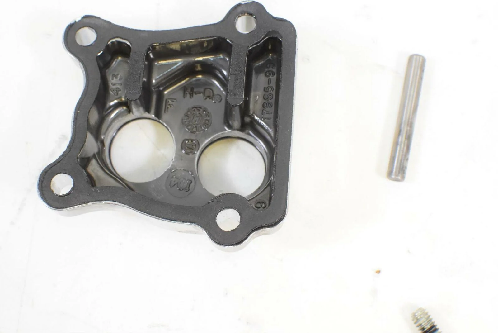 2005 Harley Touring FLHTCUI Electra Glide Push Rod Lifter Cover Set 17966-99 - Image 6