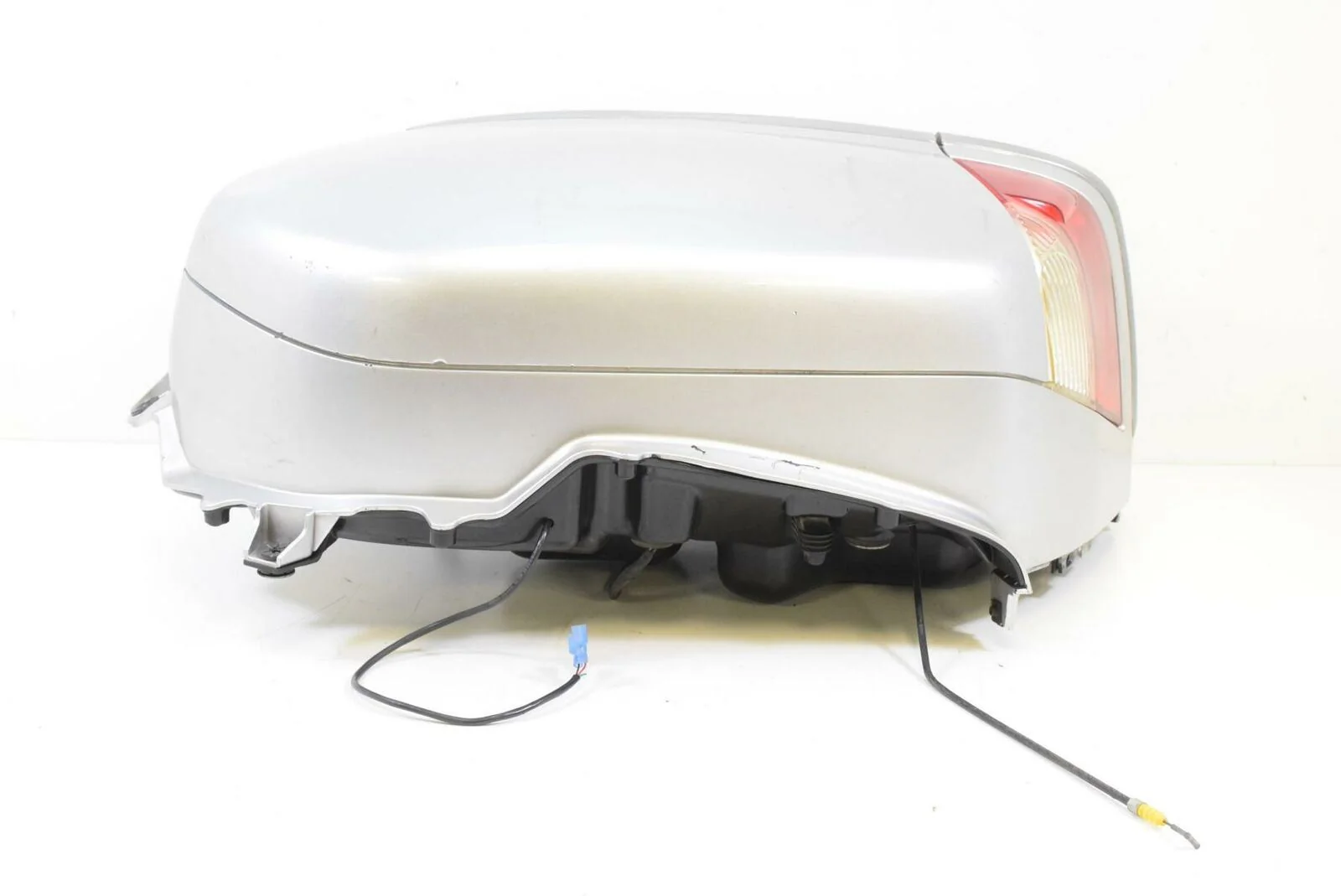 2005 Honda Goldwing GL1800  Right Silver Saddlebag With Light    81211-MCA- - Image 5
