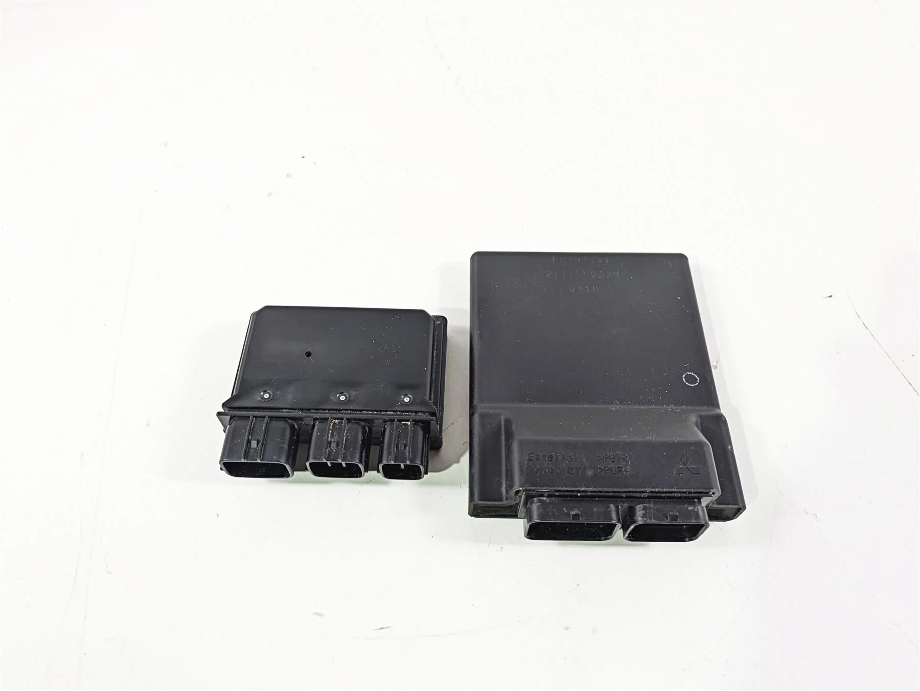 2005 Kawasaki ZX1000 ZX10R Ninja Cdi Ecu Ecm & Black Relay Box Set 21175-0029