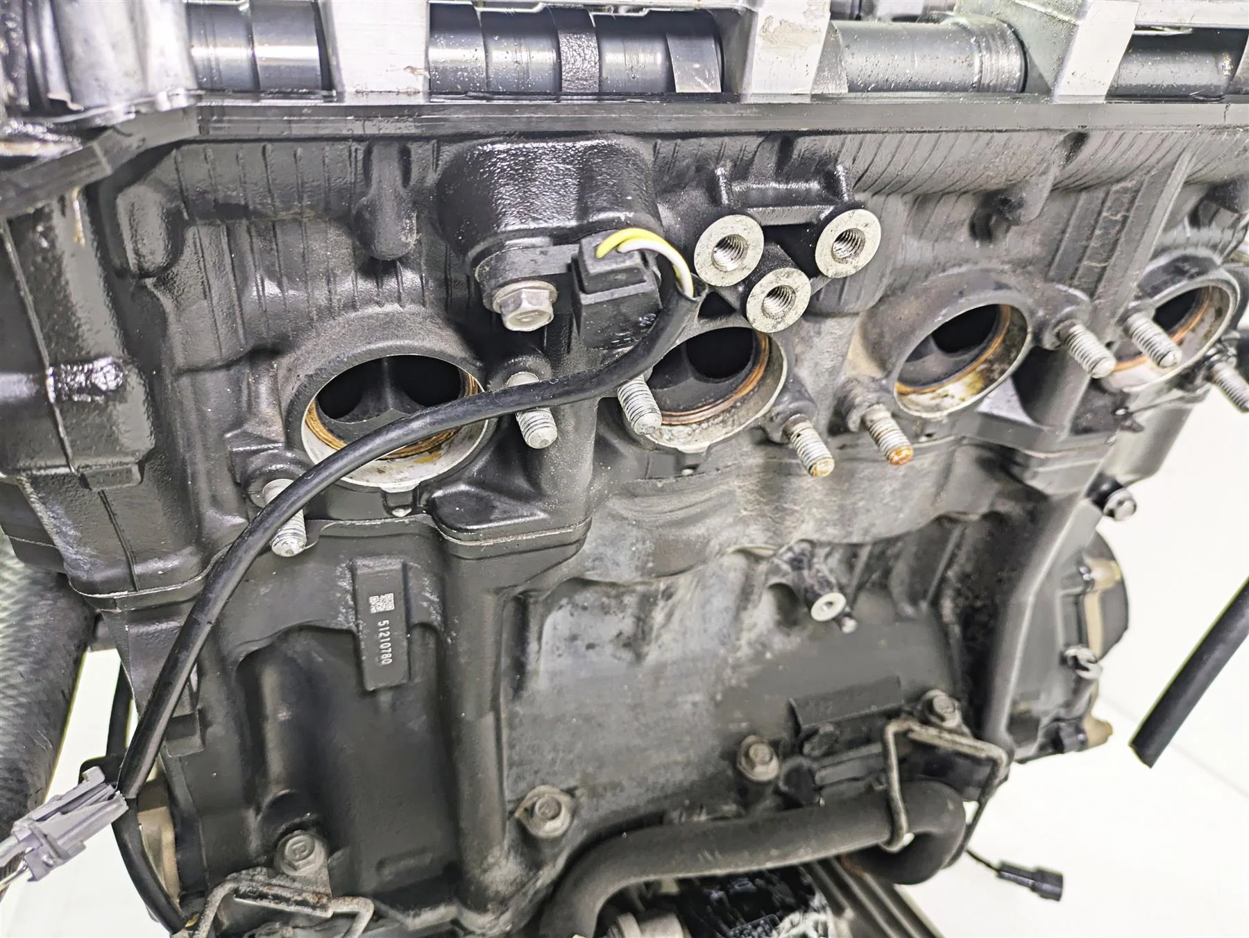 2005 Kawasaki ZX1000 ZX10R Ninja Engine Motor Crankcase - Read 14001-0058 - Image 10